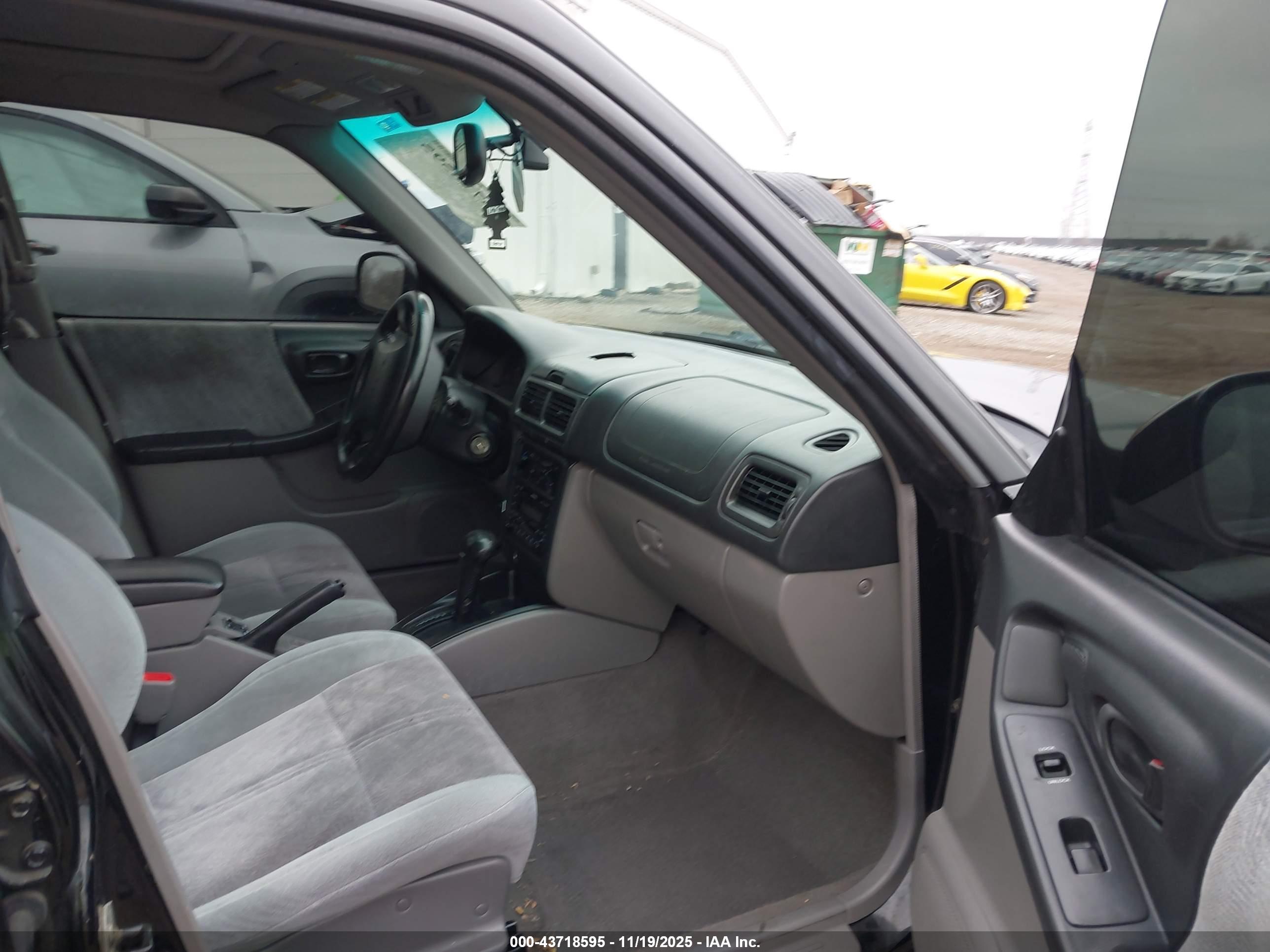 SUBARU FORESTER image 5
