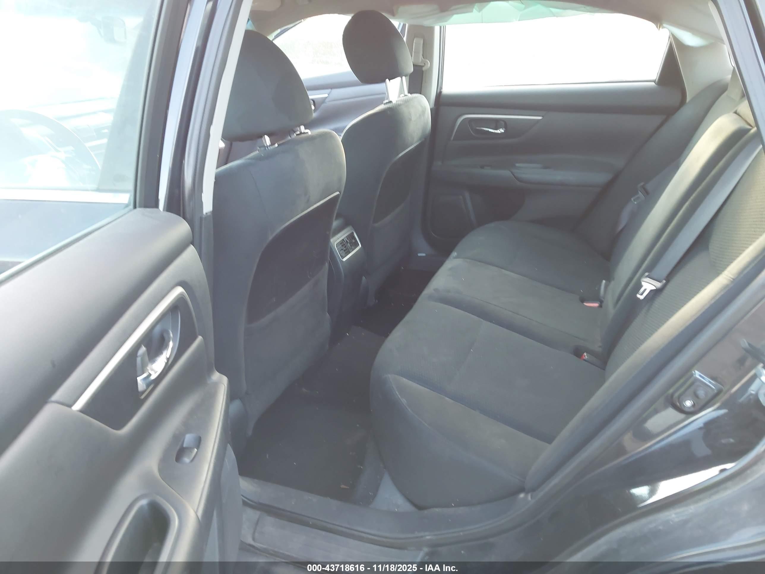 NISSAN ALTIMA image 8