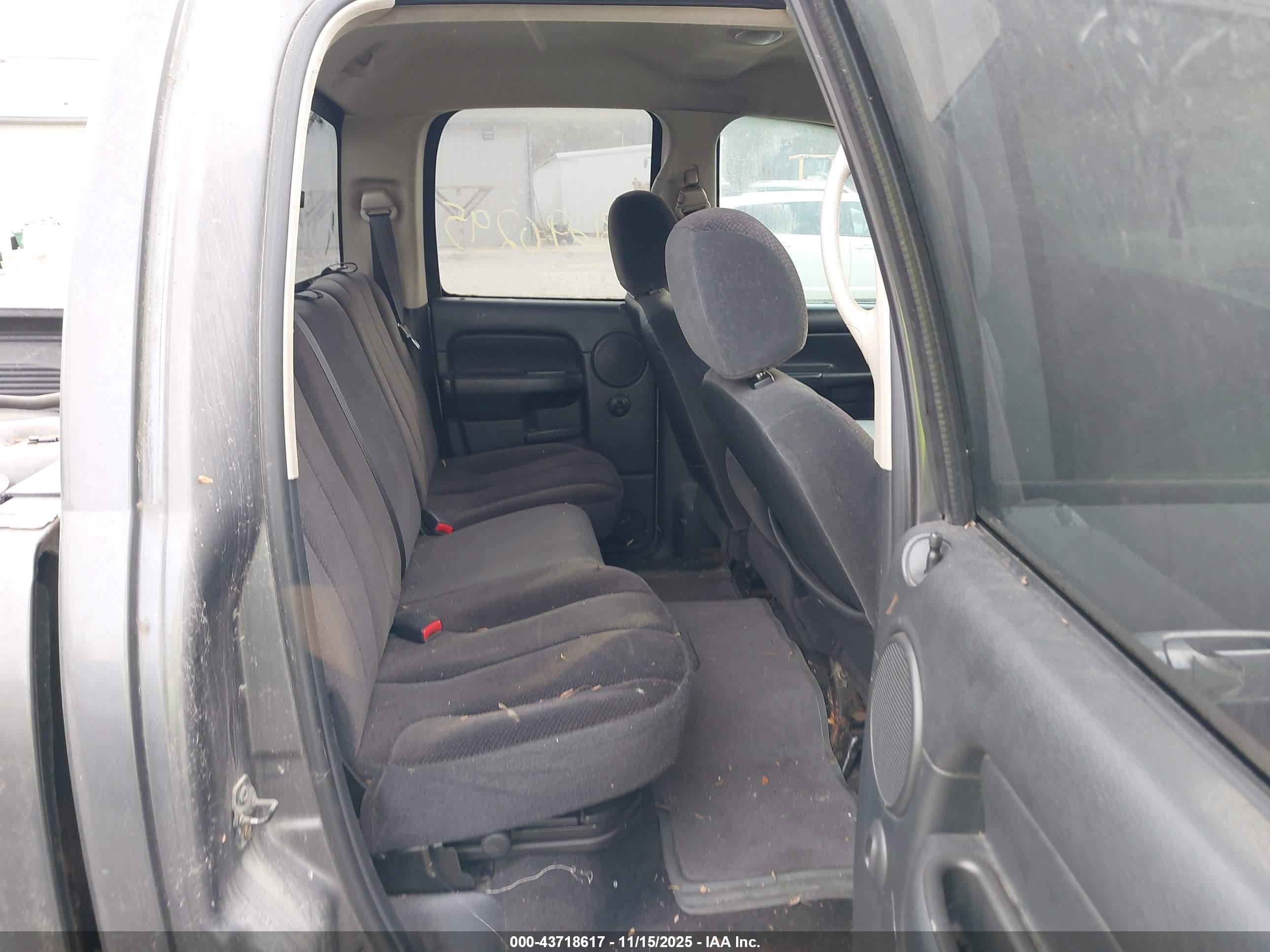DODGE RAM image 8