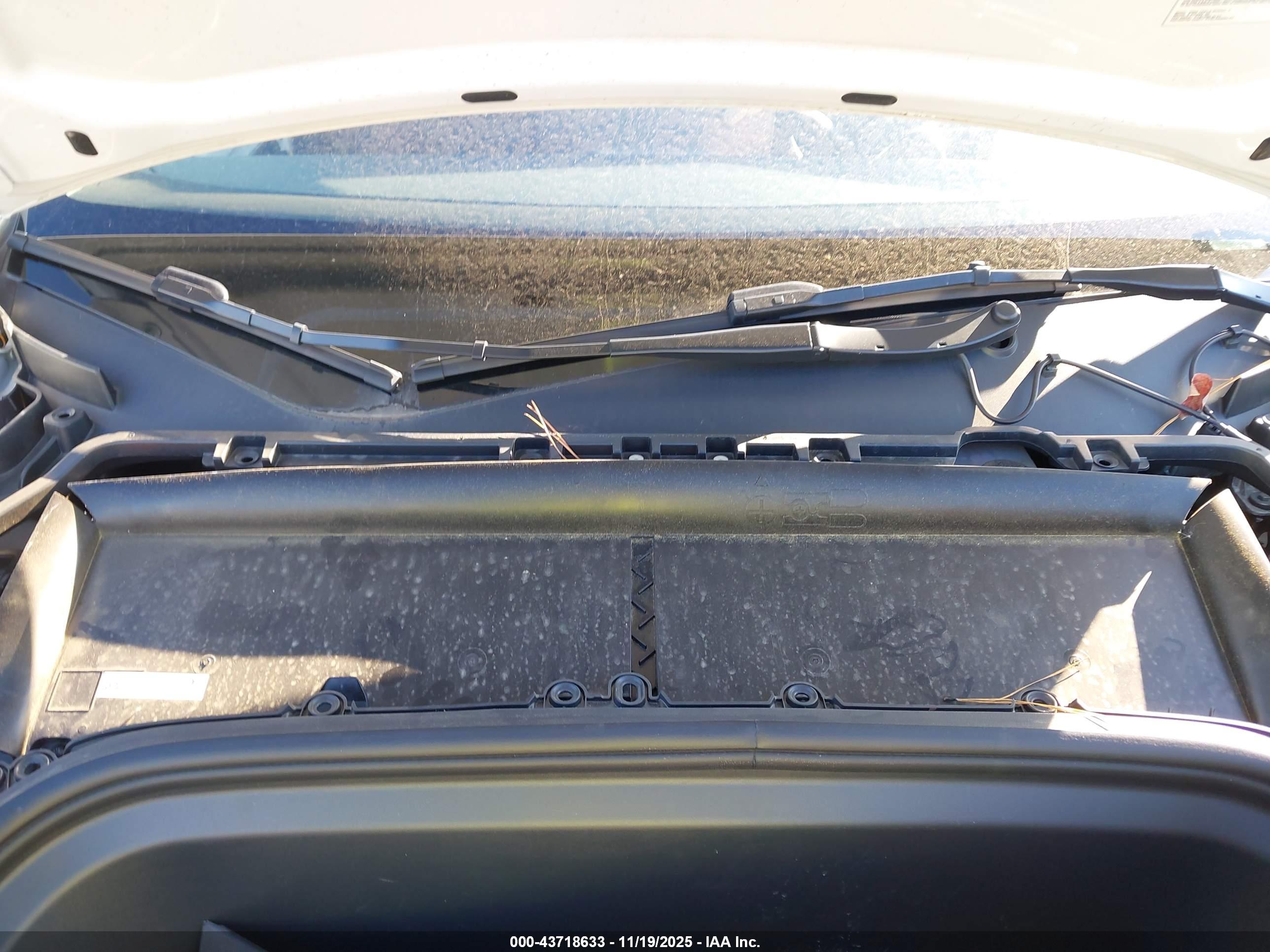 TESLA MODEL image 10