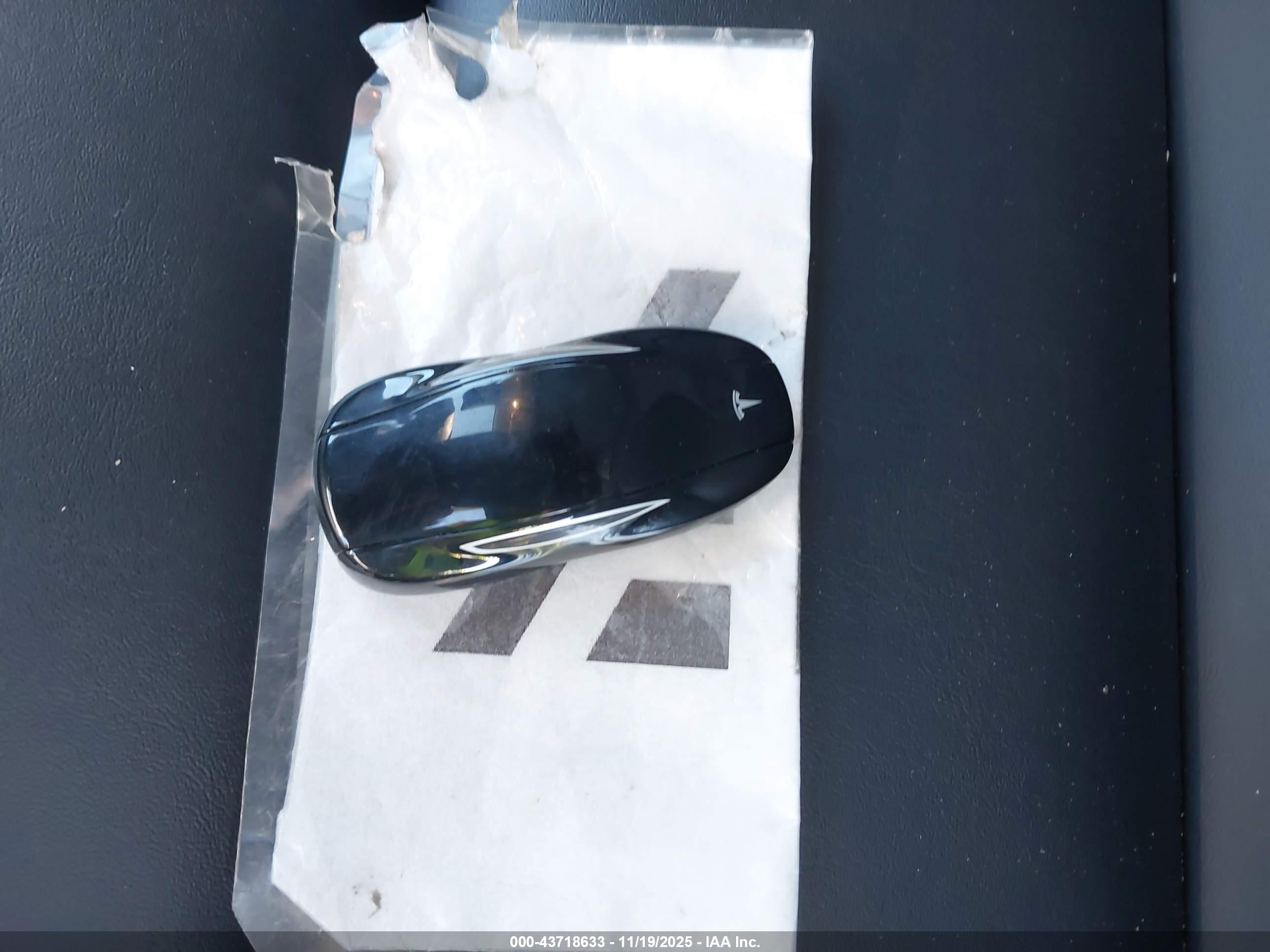 TESLA MODEL image 11