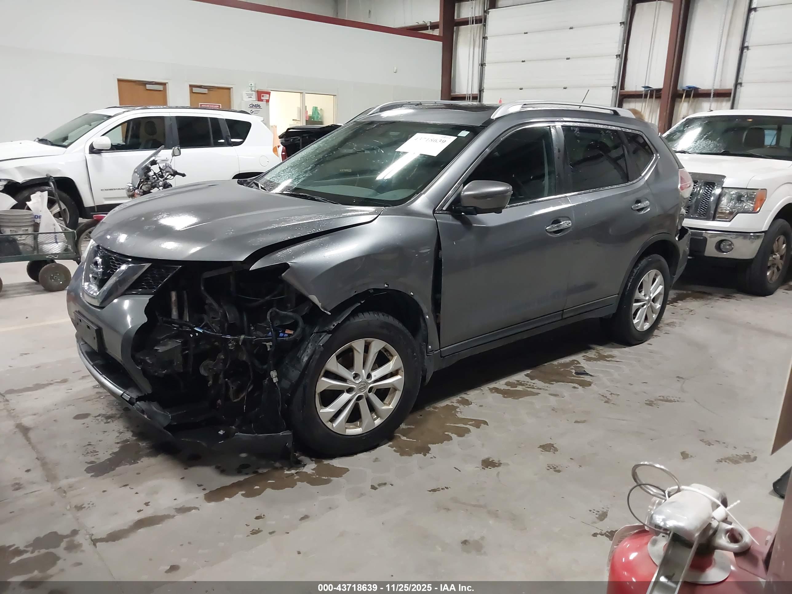 NISSAN ROGUE image 2