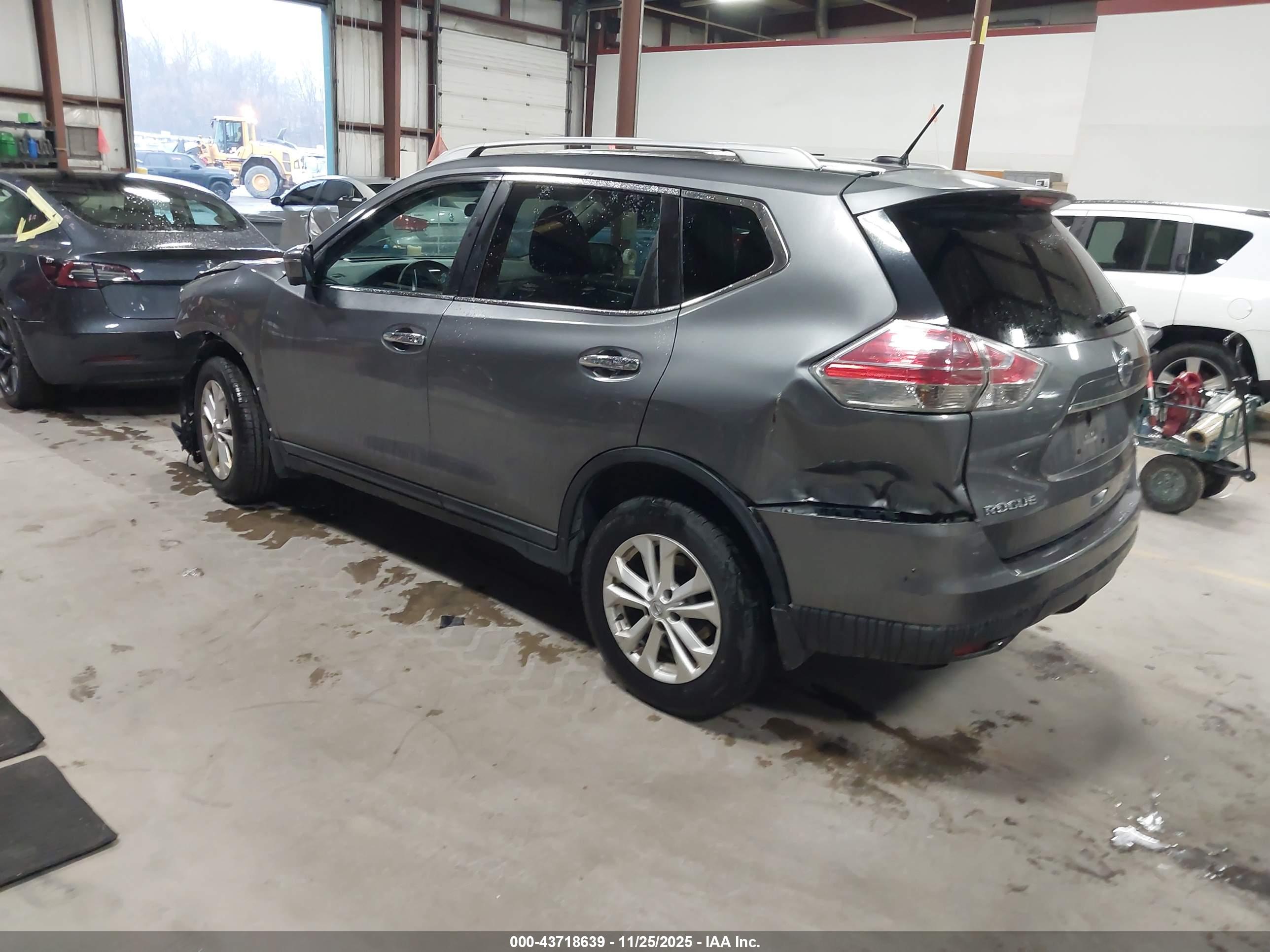 NISSAN ROGUE image 3