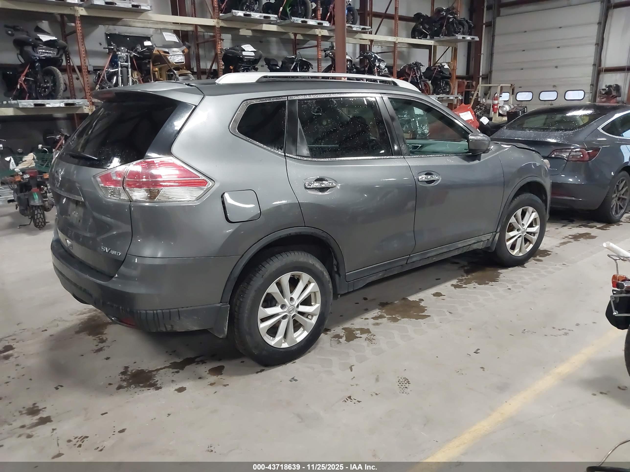 NISSAN ROGUE image 4
