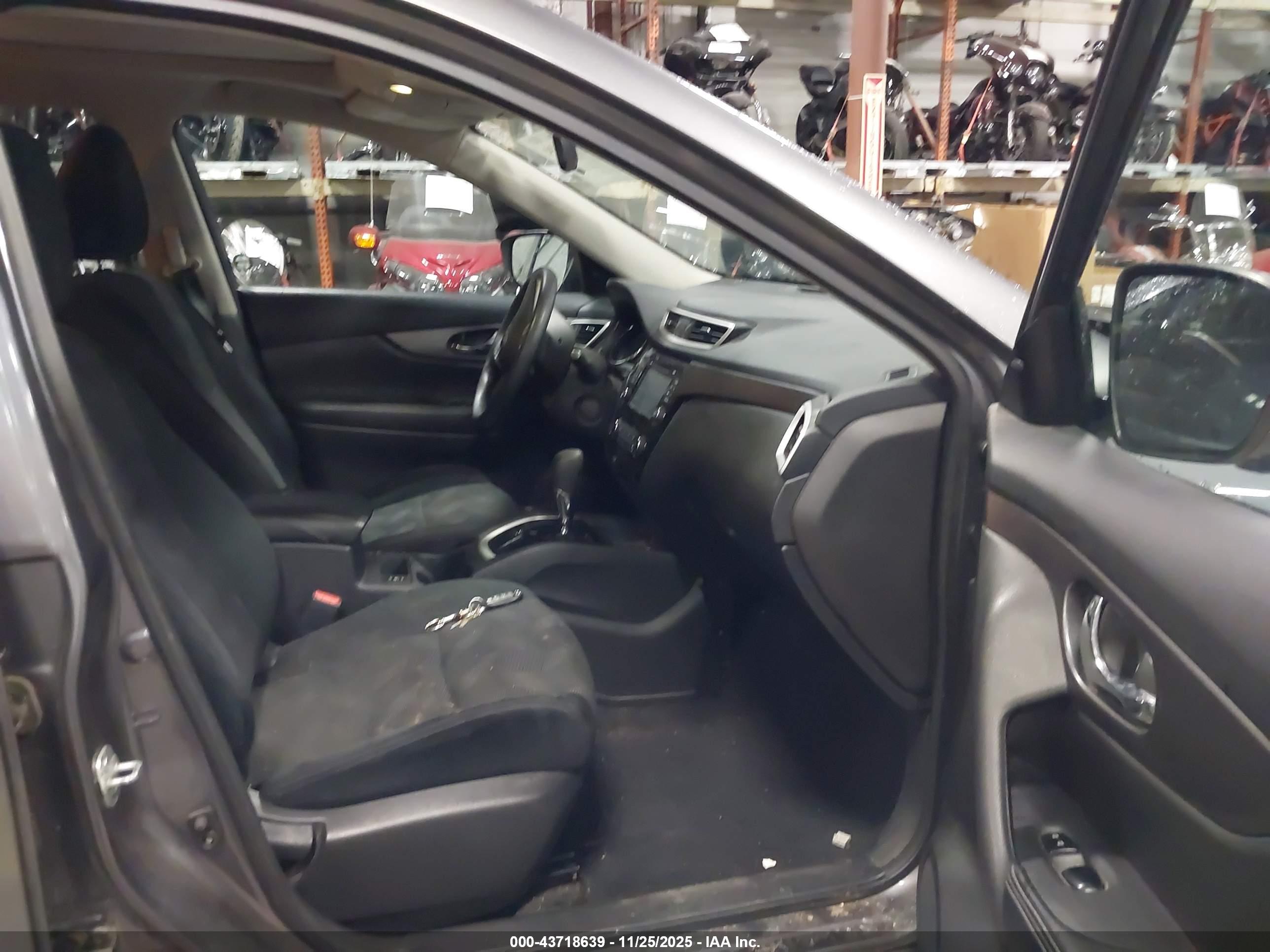 NISSAN ROGUE image 5