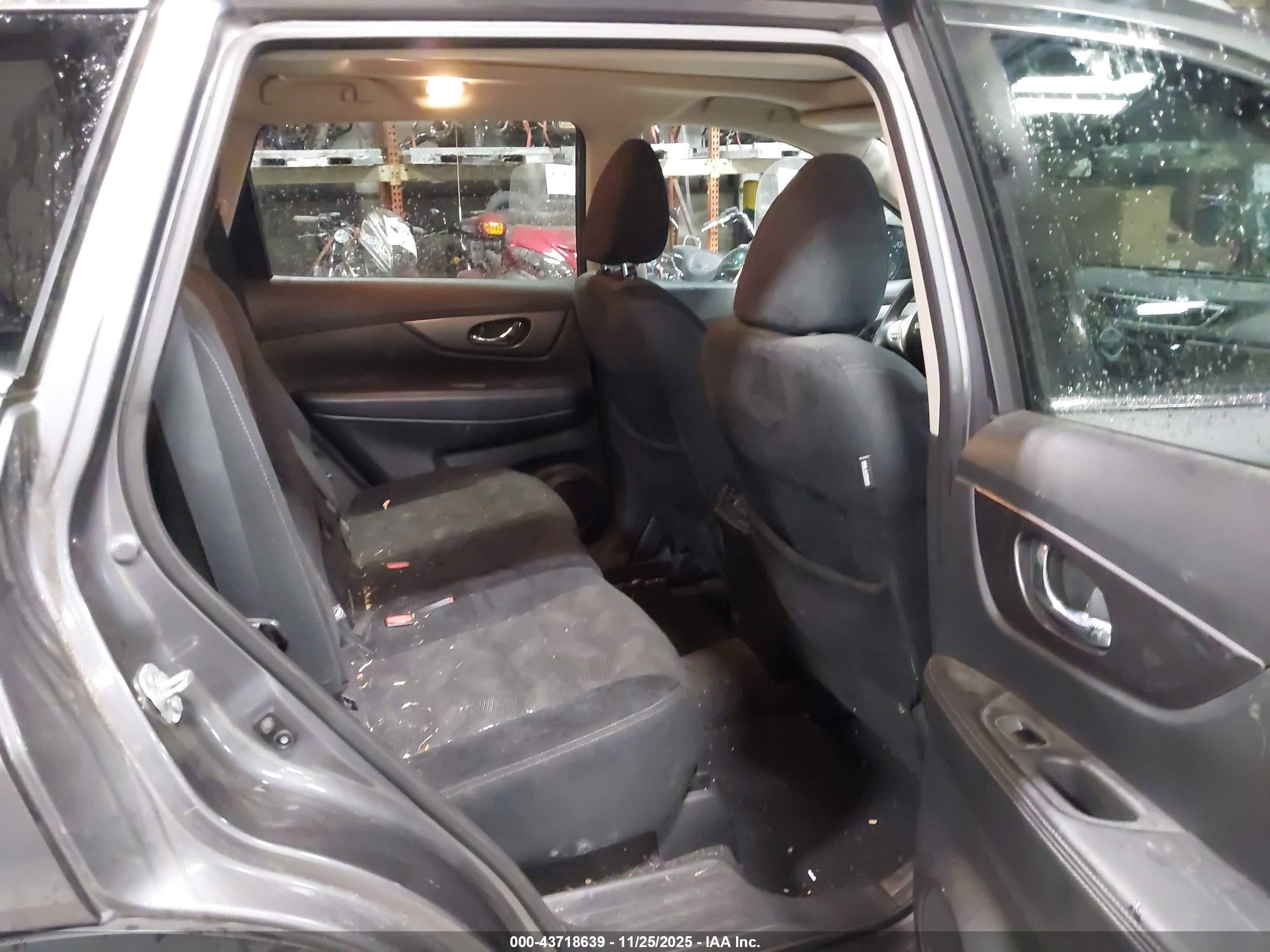 NISSAN ROGUE image 8