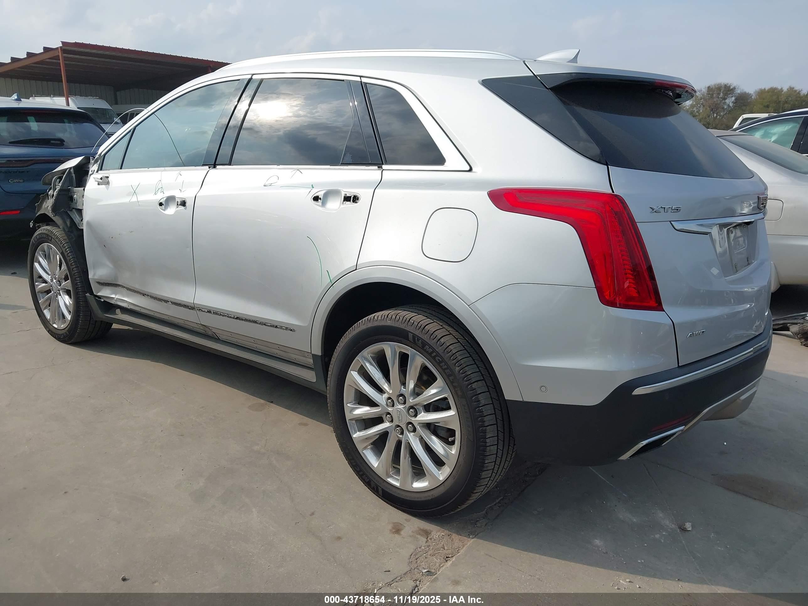 CADILLAC XT5 image 3