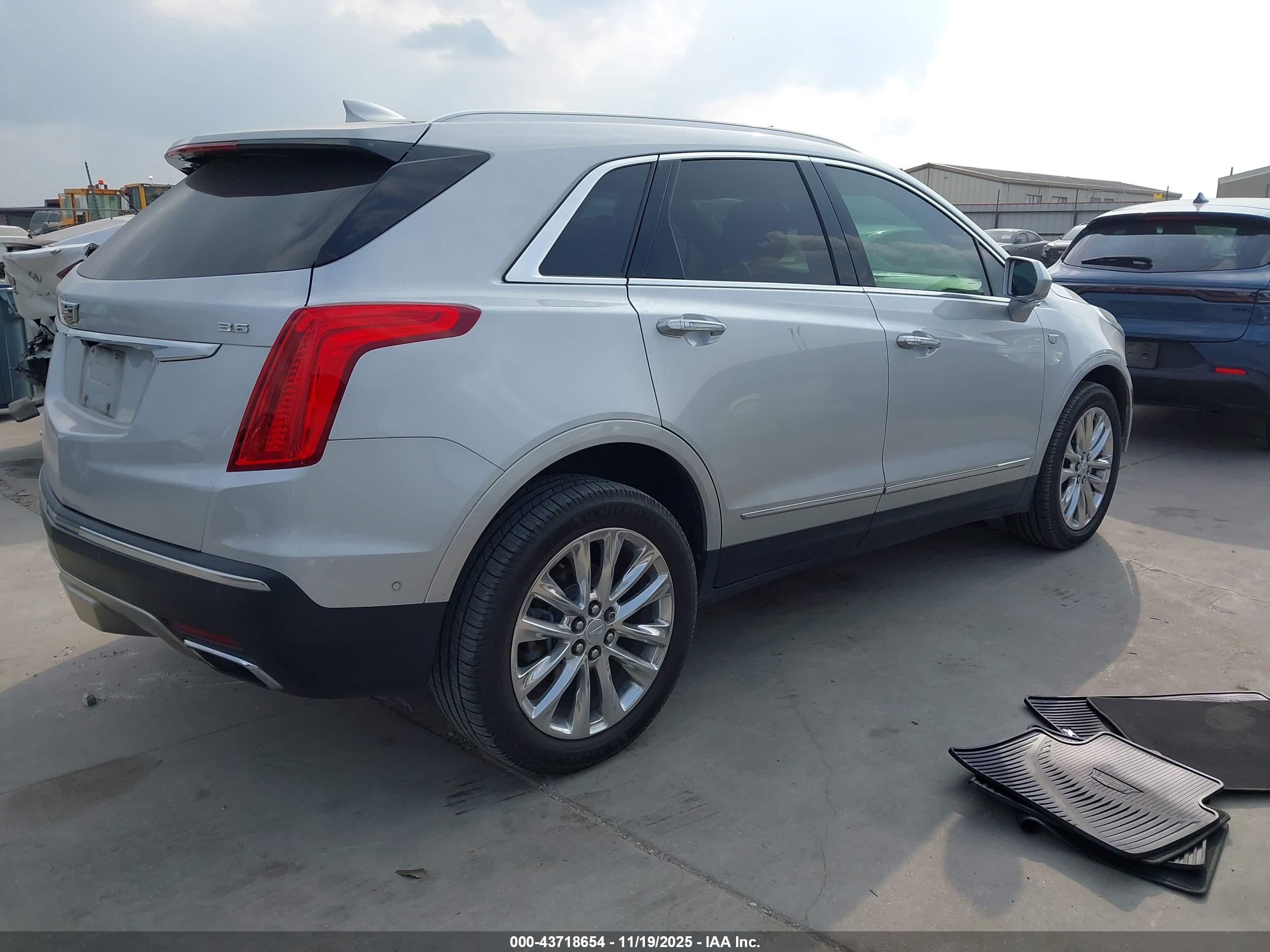 CADILLAC XT5 image 4