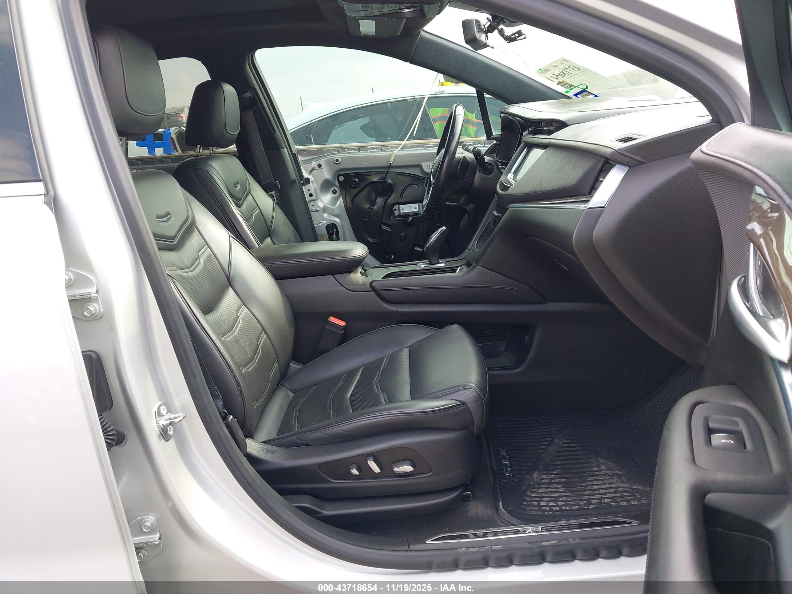 CADILLAC XT5 image 5