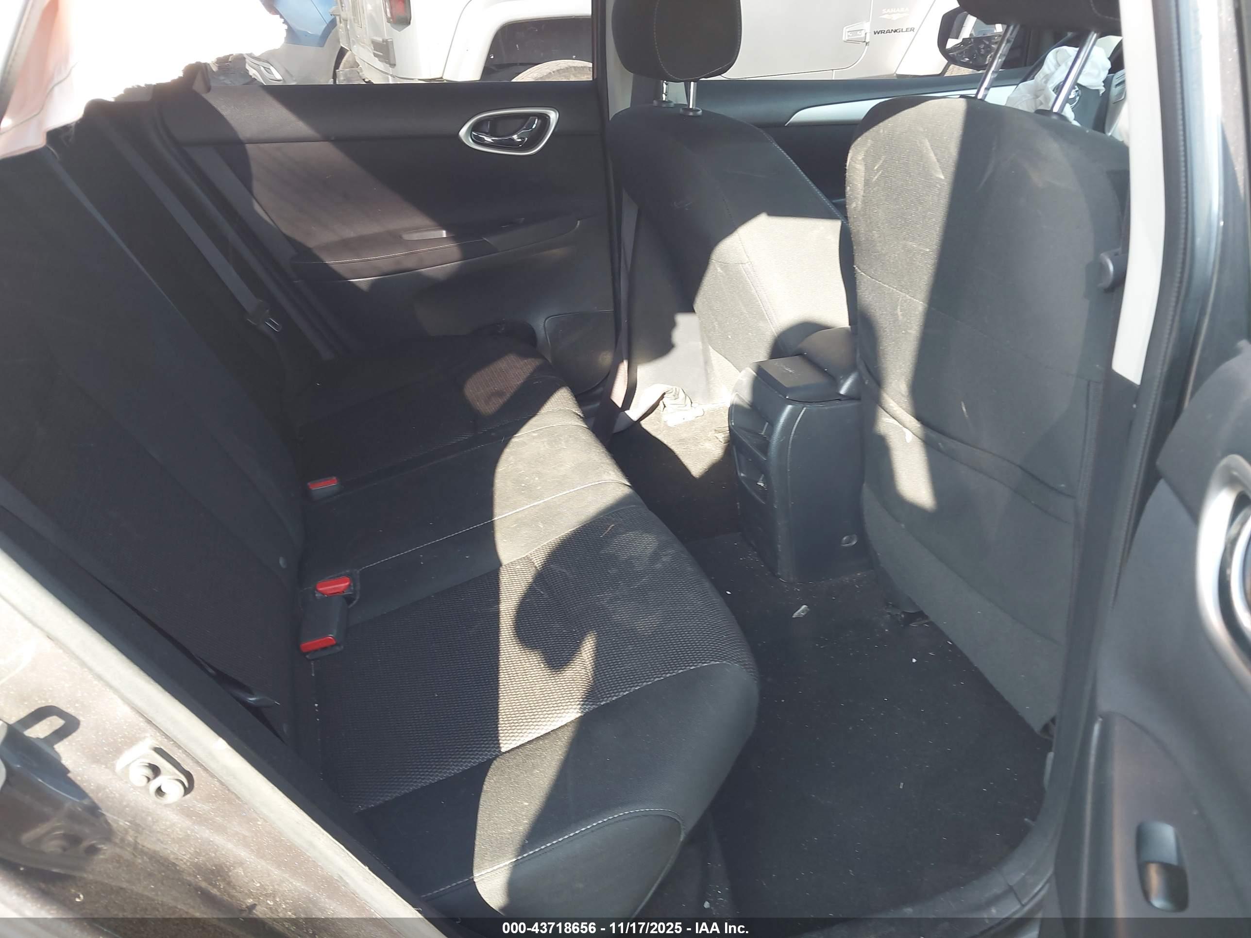 NISSAN SENTRA image 8