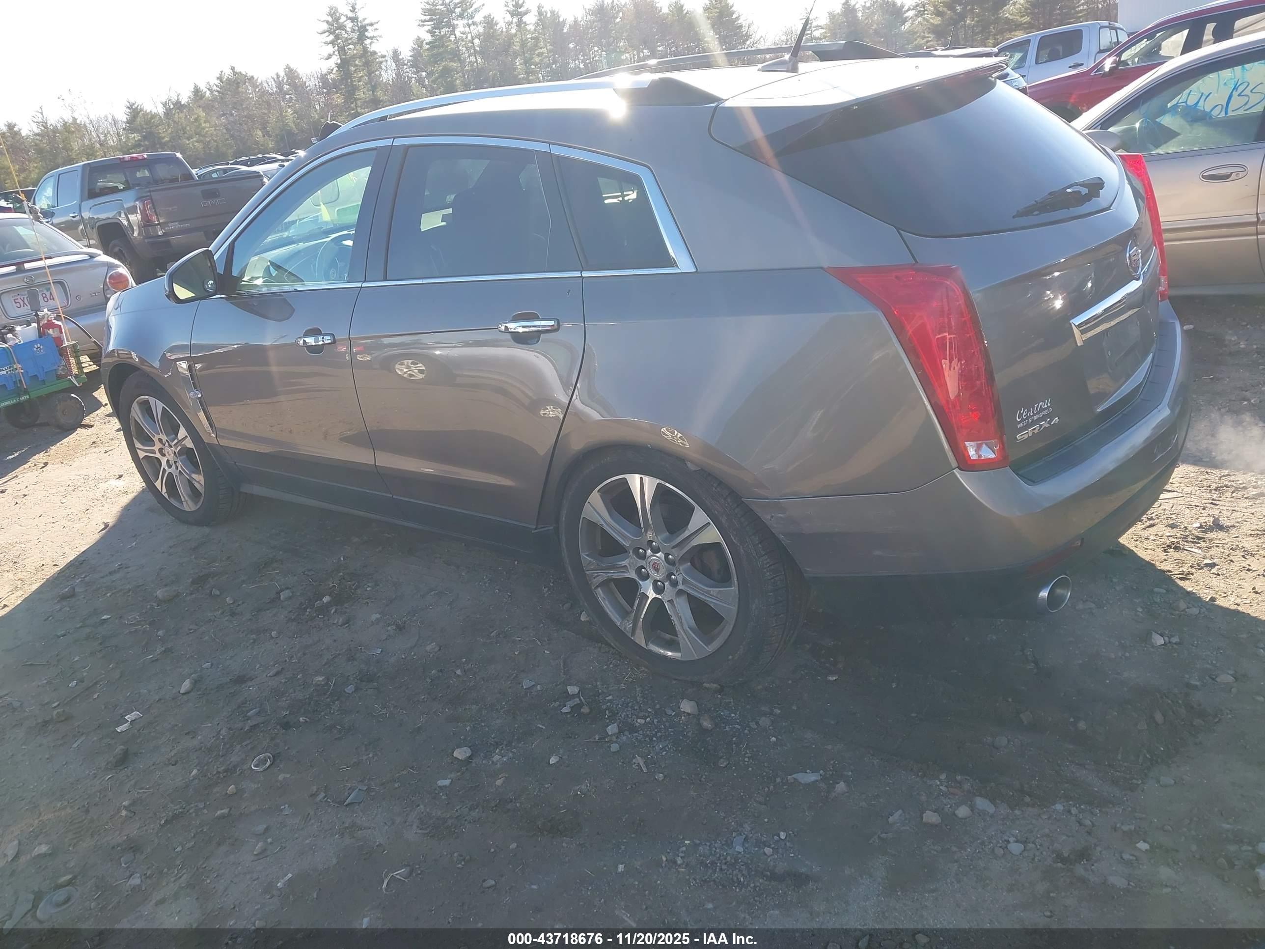 CADILLAC SRX image 3