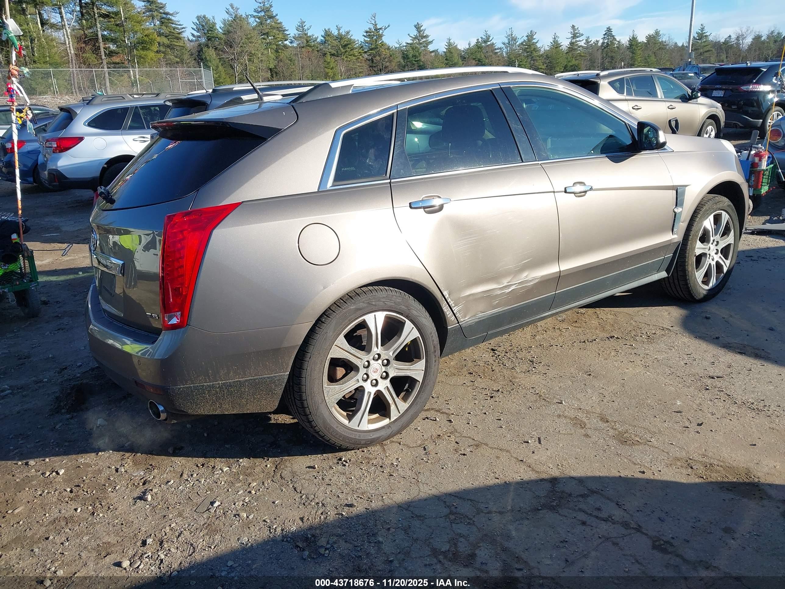 CADILLAC SRX image 4