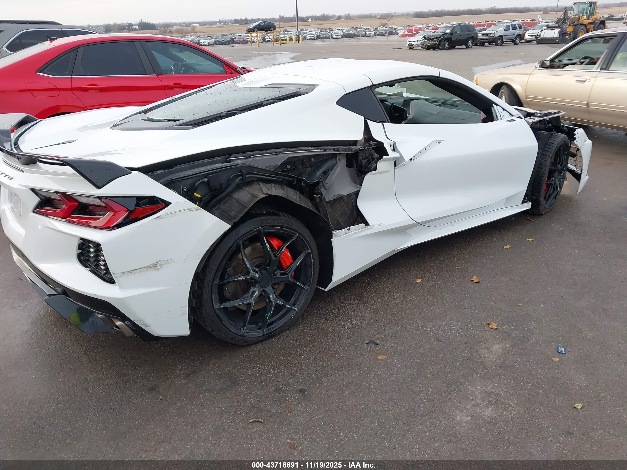 CHEVROLET CORVETTE image 6