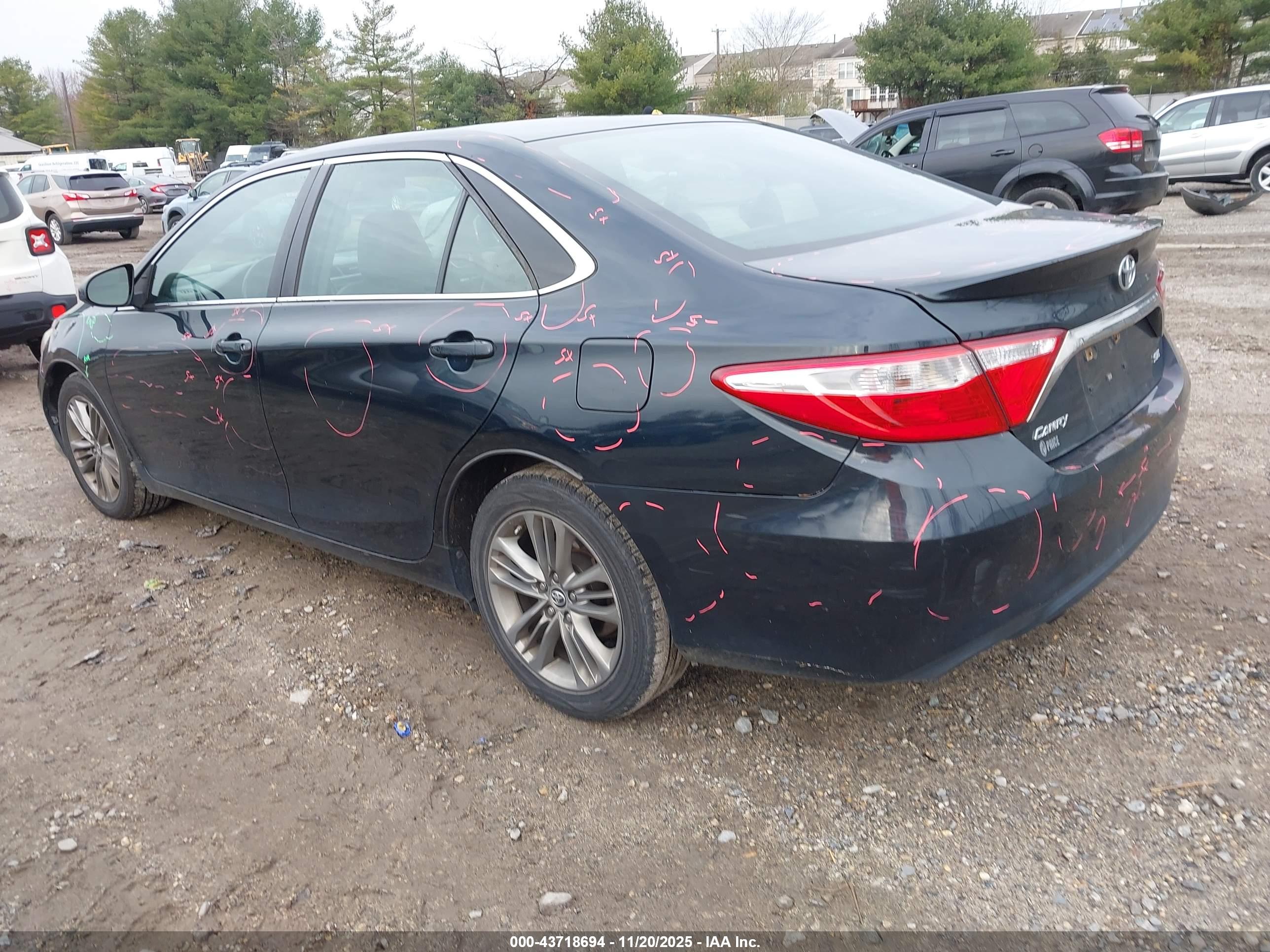 TOYOTA CAMRY image 3