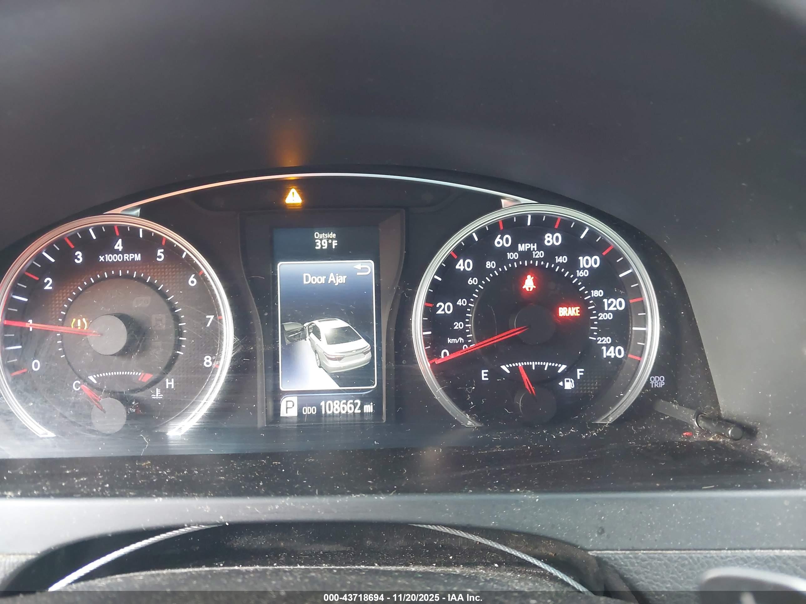 TOYOTA CAMRY image 7