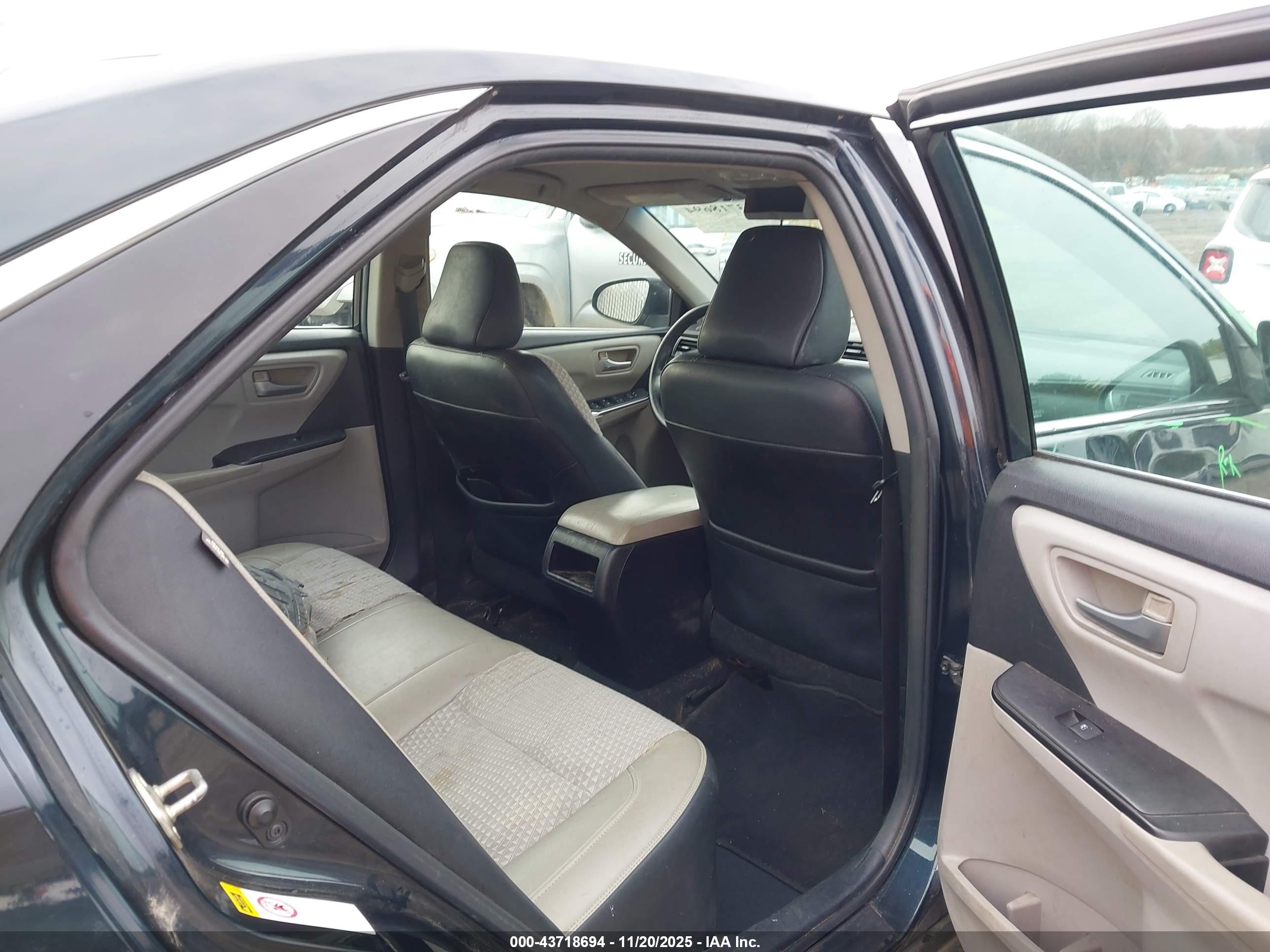 TOYOTA CAMRY image 8