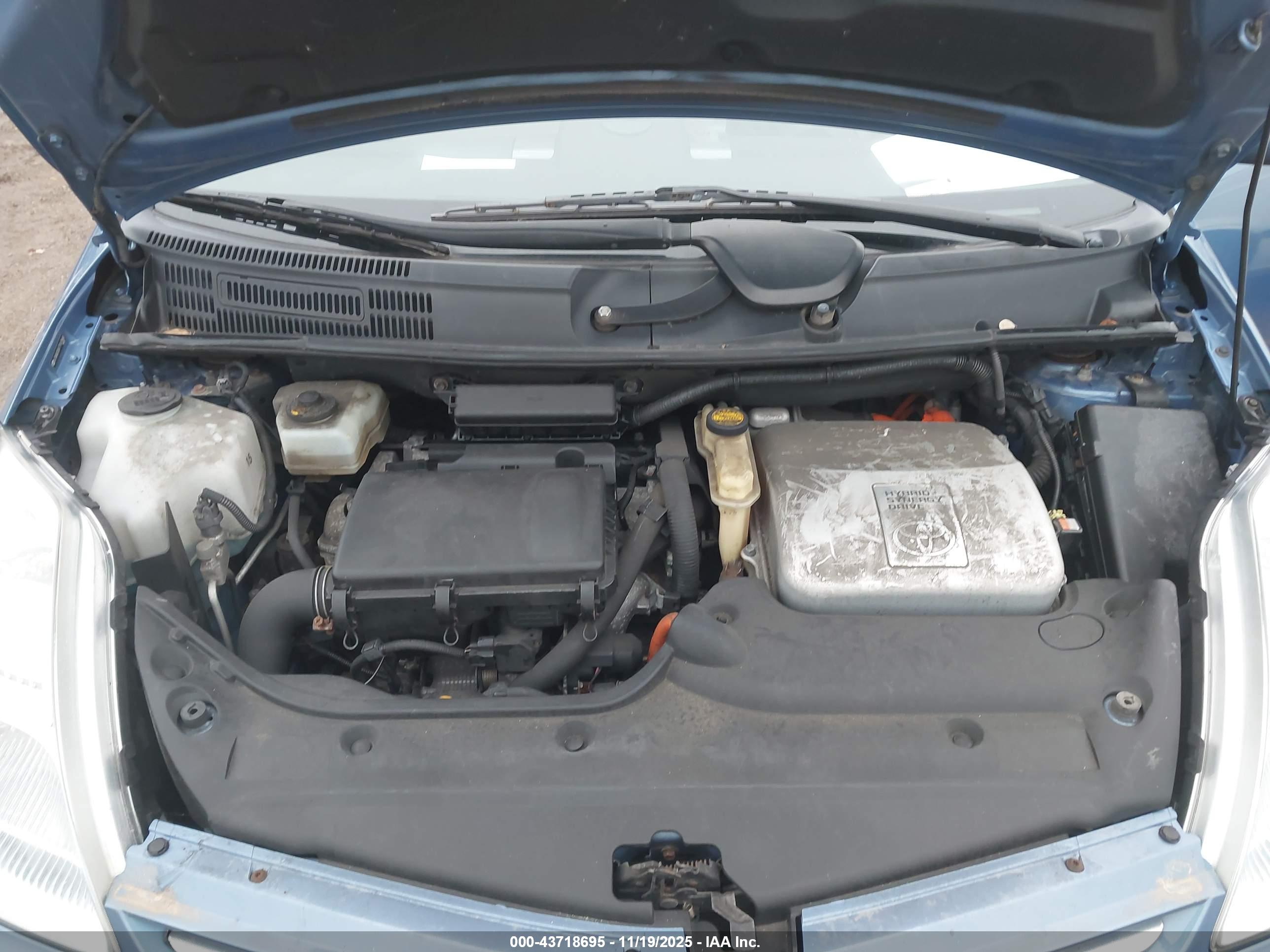 TOYOTA PRIUS image 10