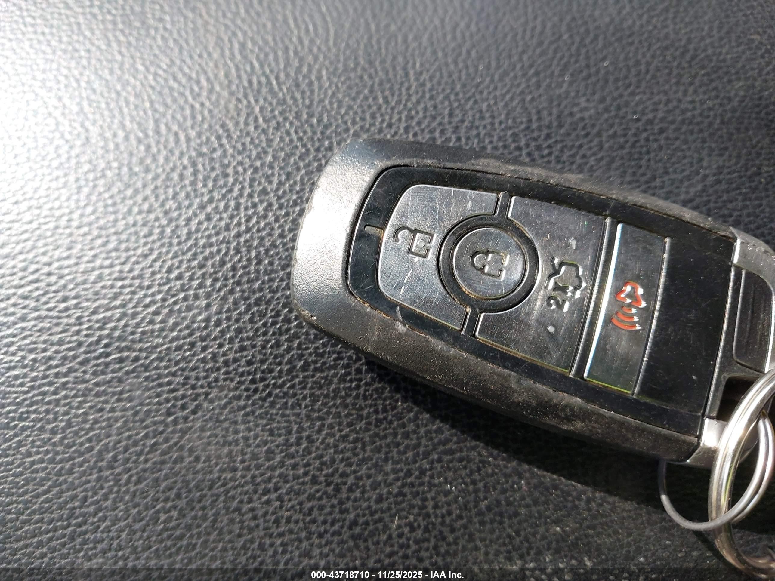 FORD FUSION image 11