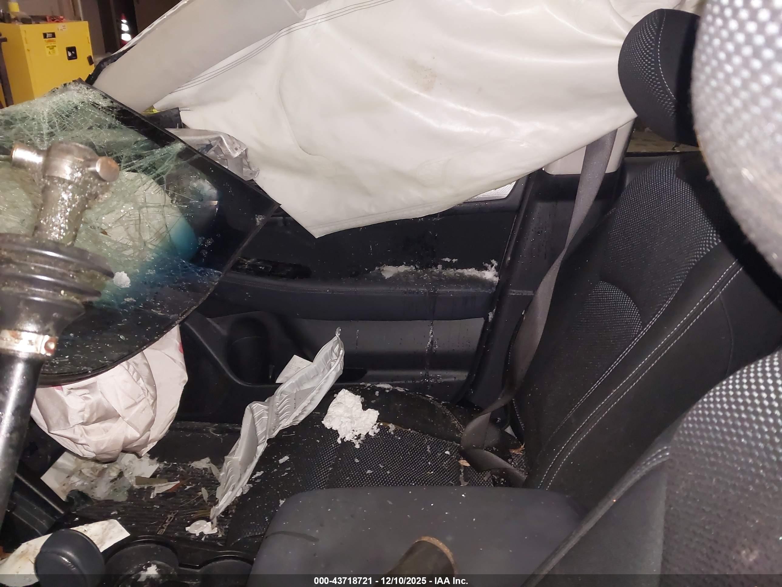 SUBARU OUTBACK image 5