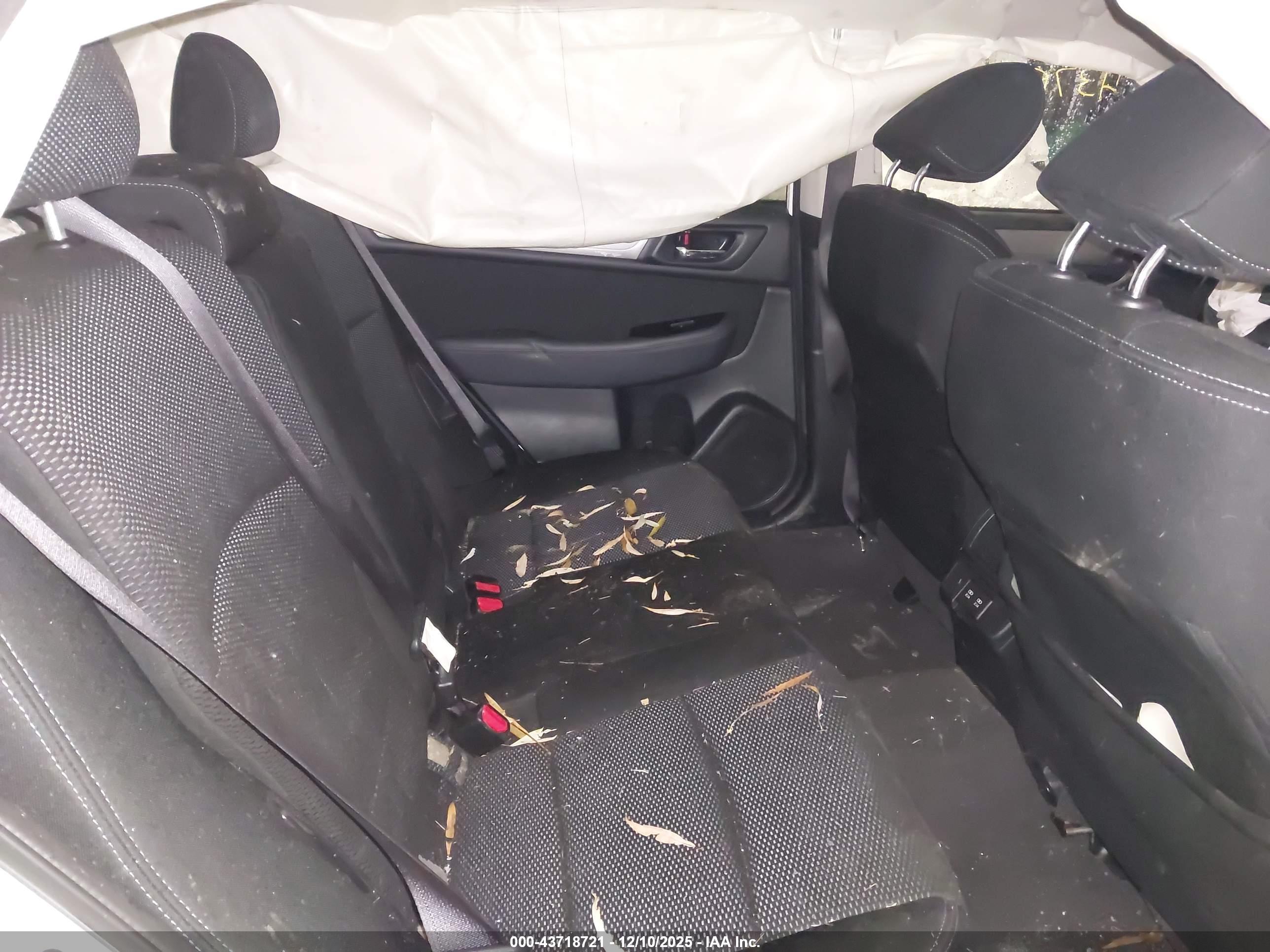 SUBARU OUTBACK image 8