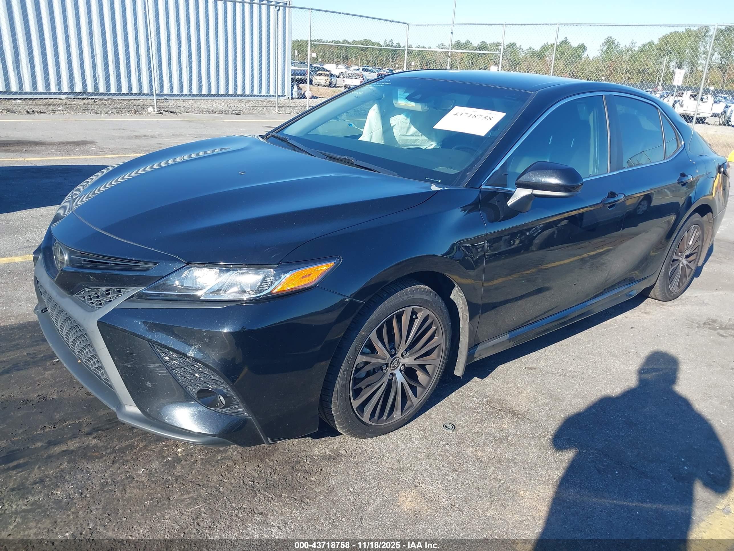 TOYOTA CAMRY image 2