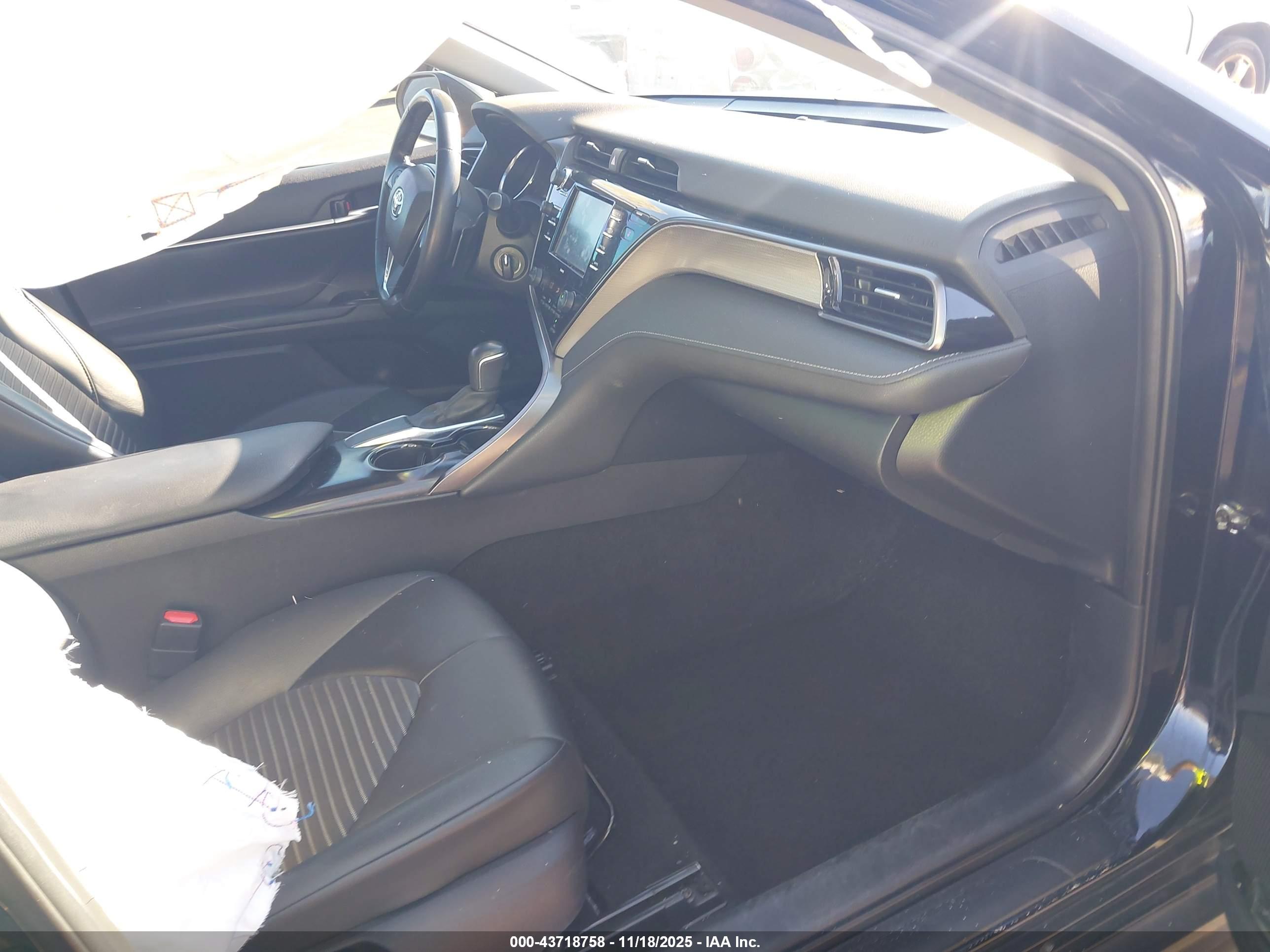 TOYOTA CAMRY image 5