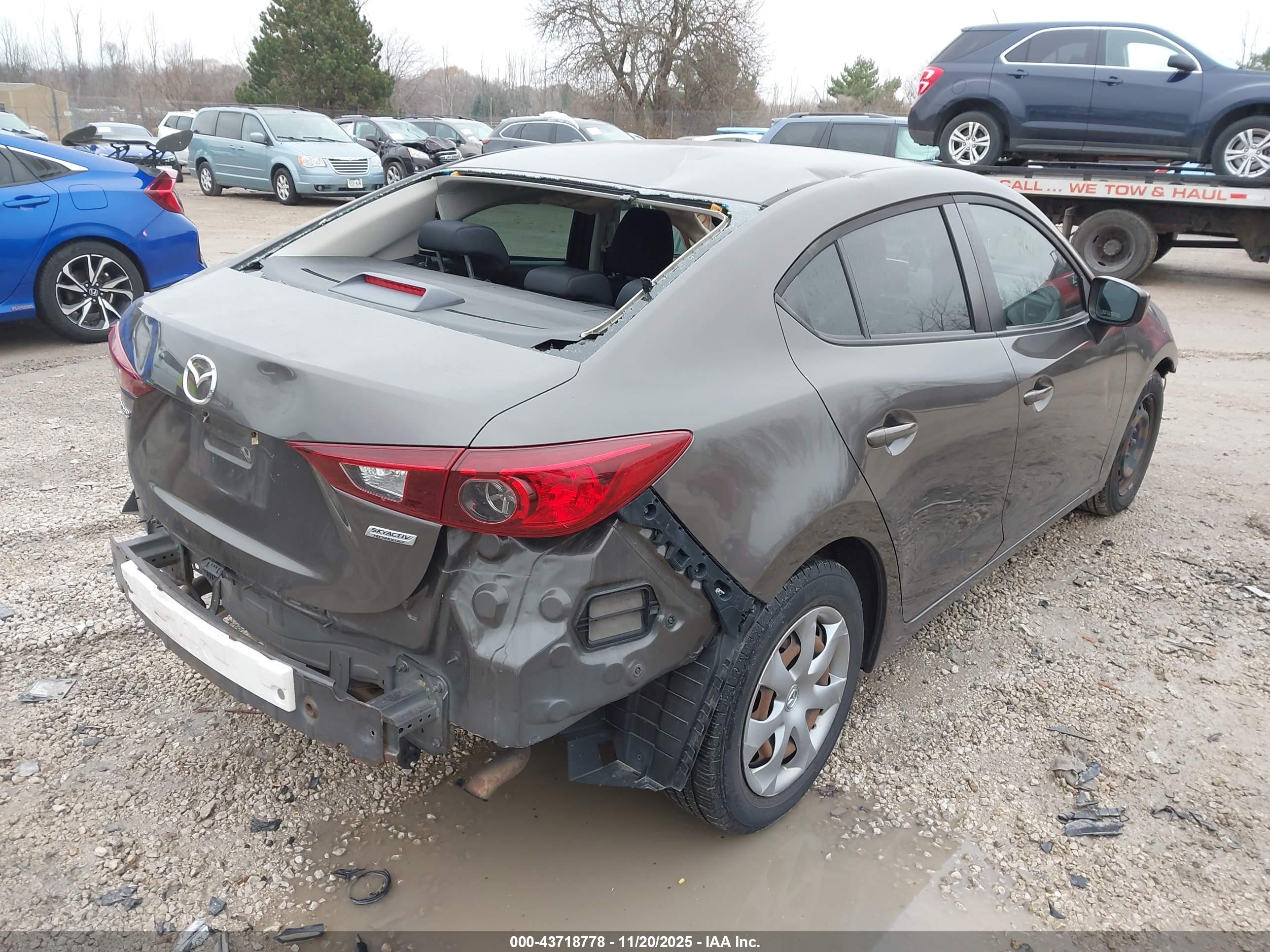 MAZDA MAZDA3 image 4