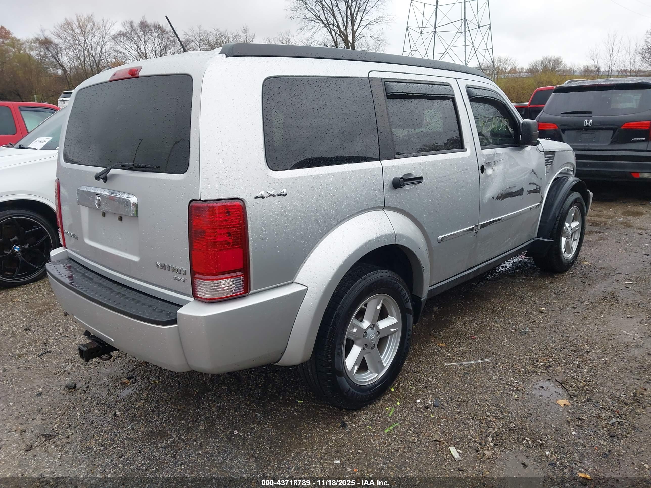 DODGE NITRO image 4