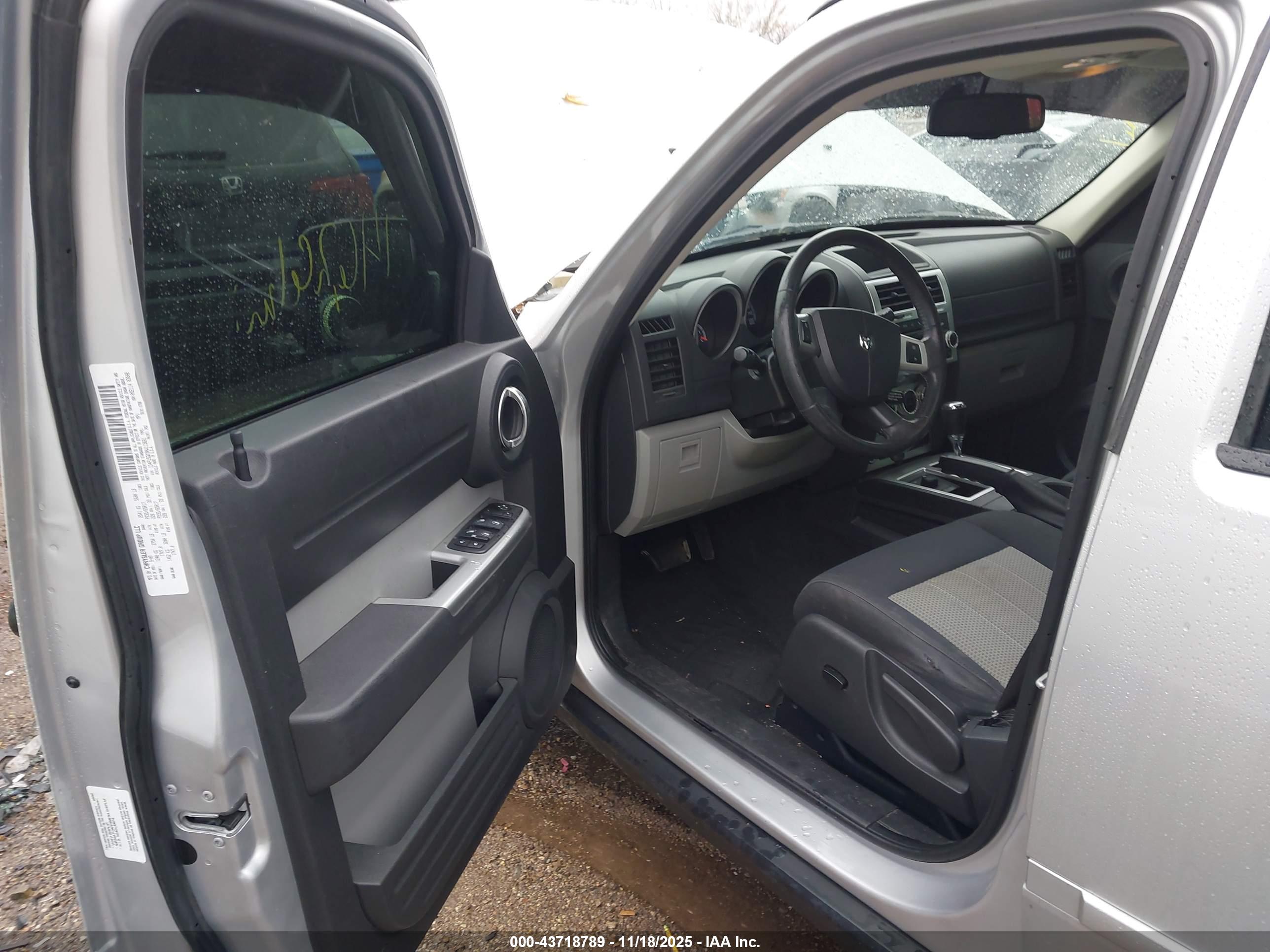 DODGE NITRO image 5