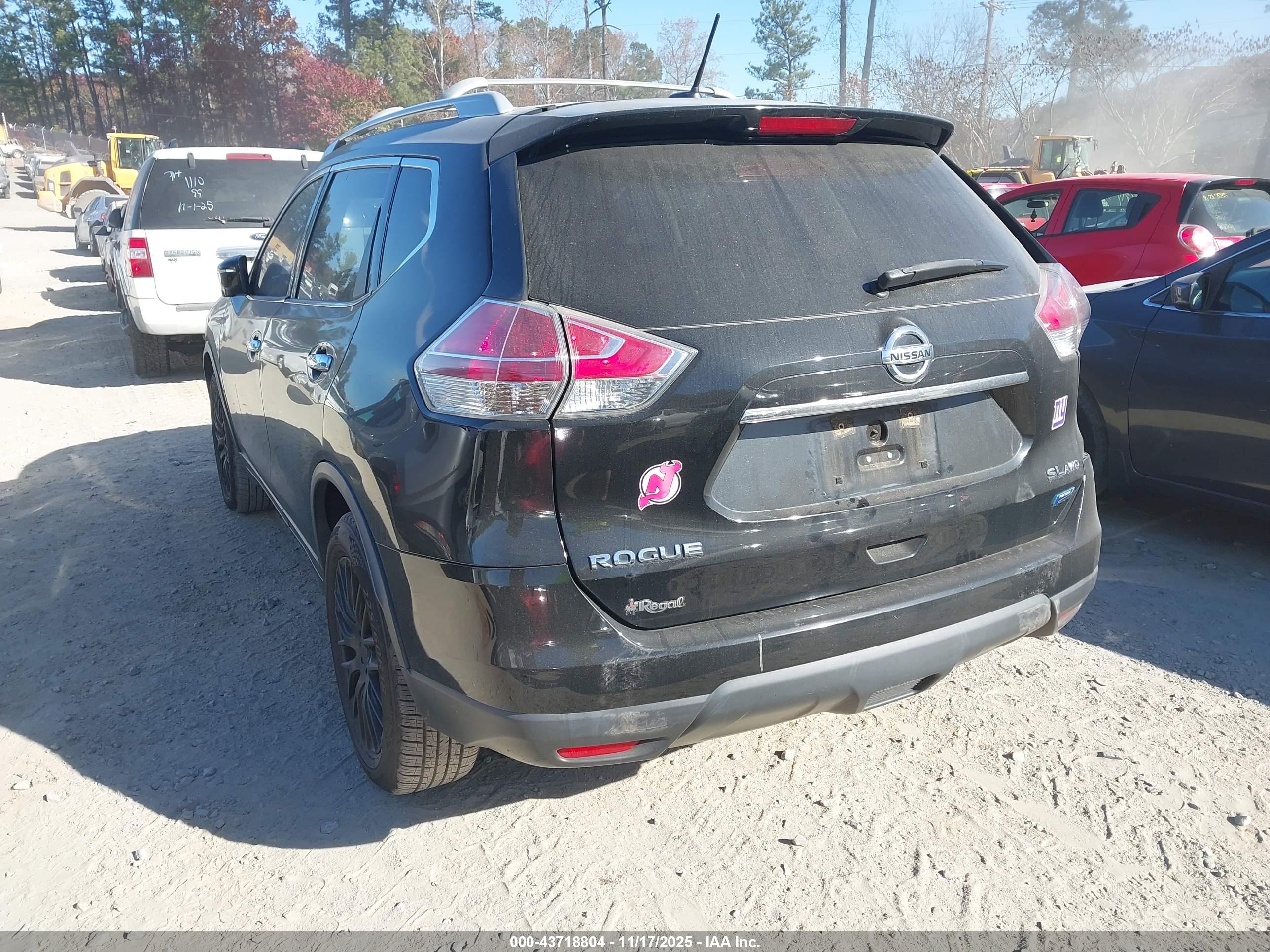 NISSAN ROGUE image 3