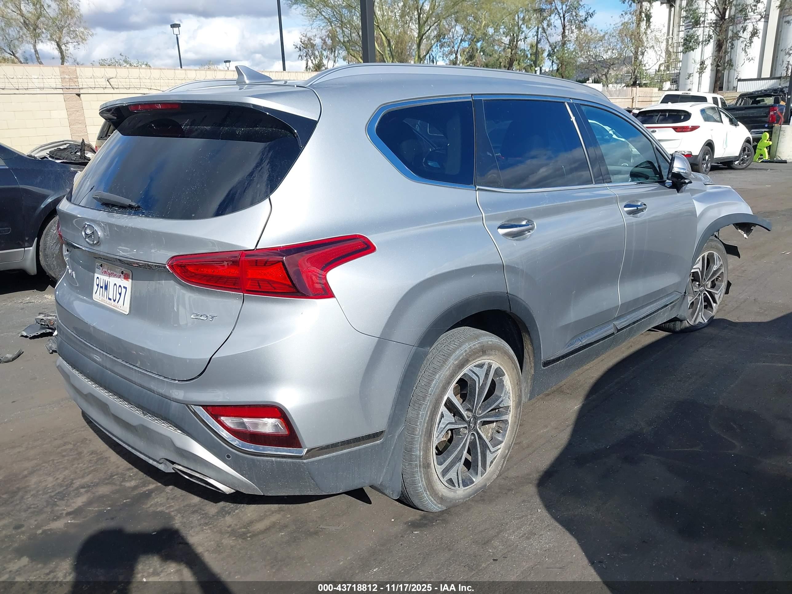 HYUNDAI SANTA image 4