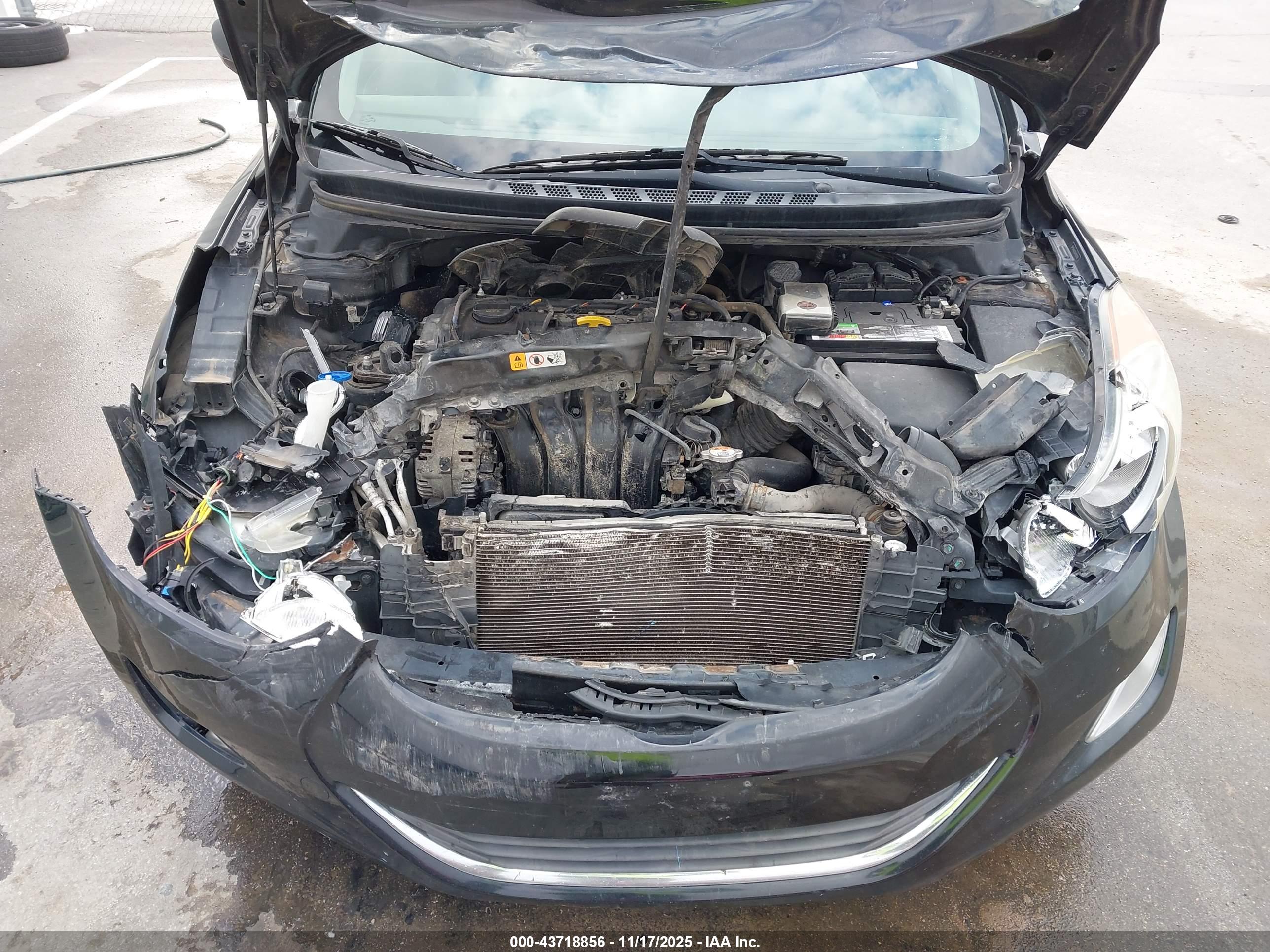 HYUNDAI ELANTRA image 10