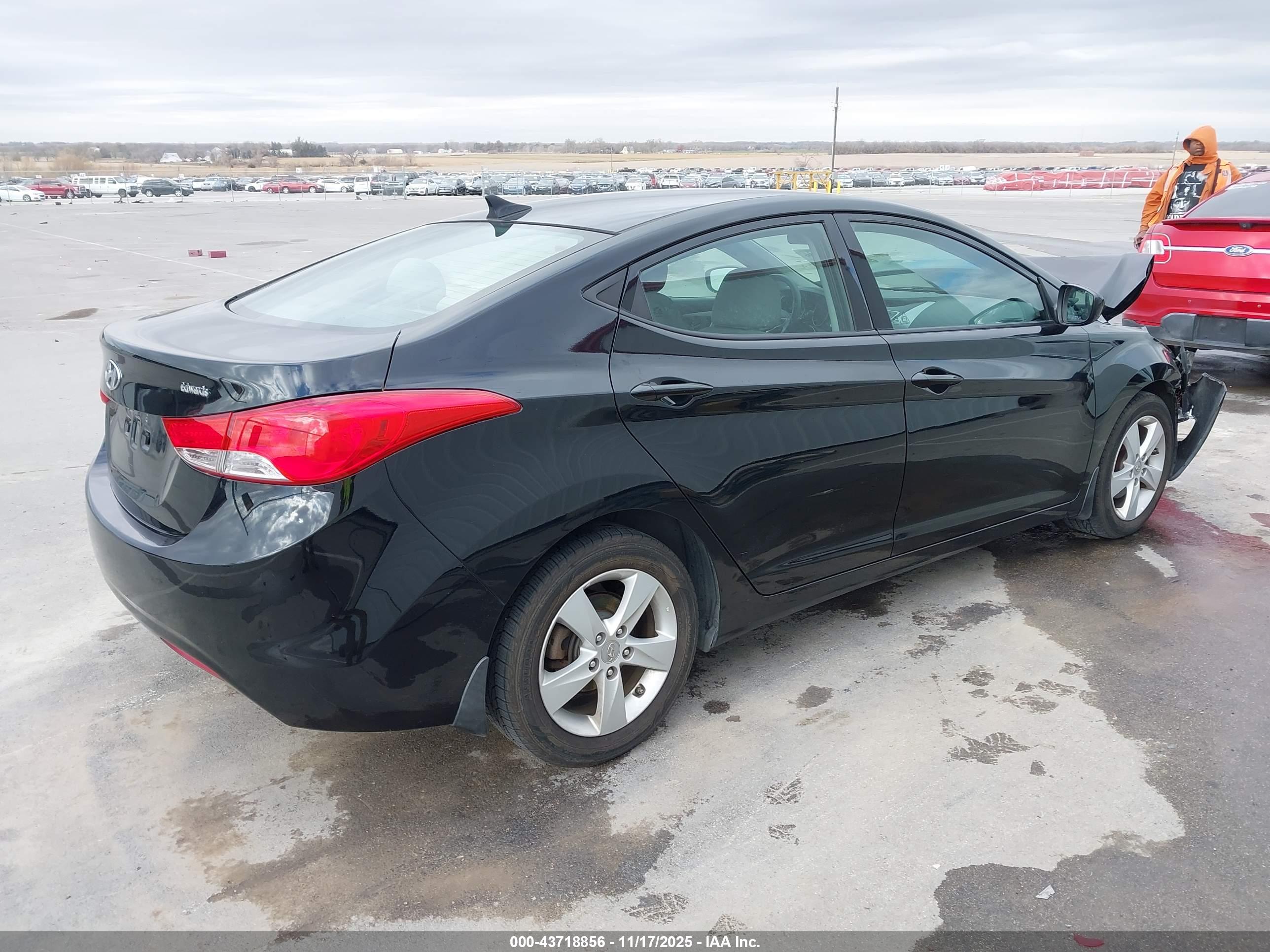 HYUNDAI ELANTRA image 4