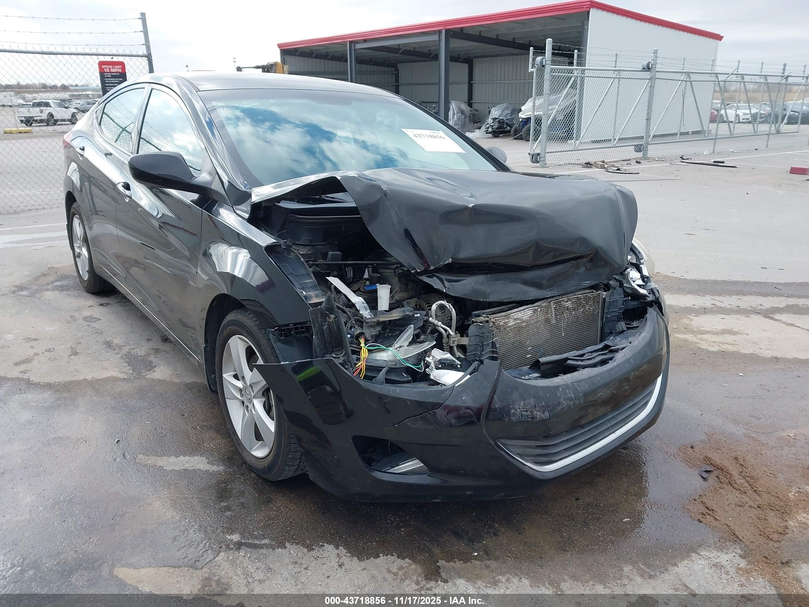 HYUNDAI ELANTRA image 6