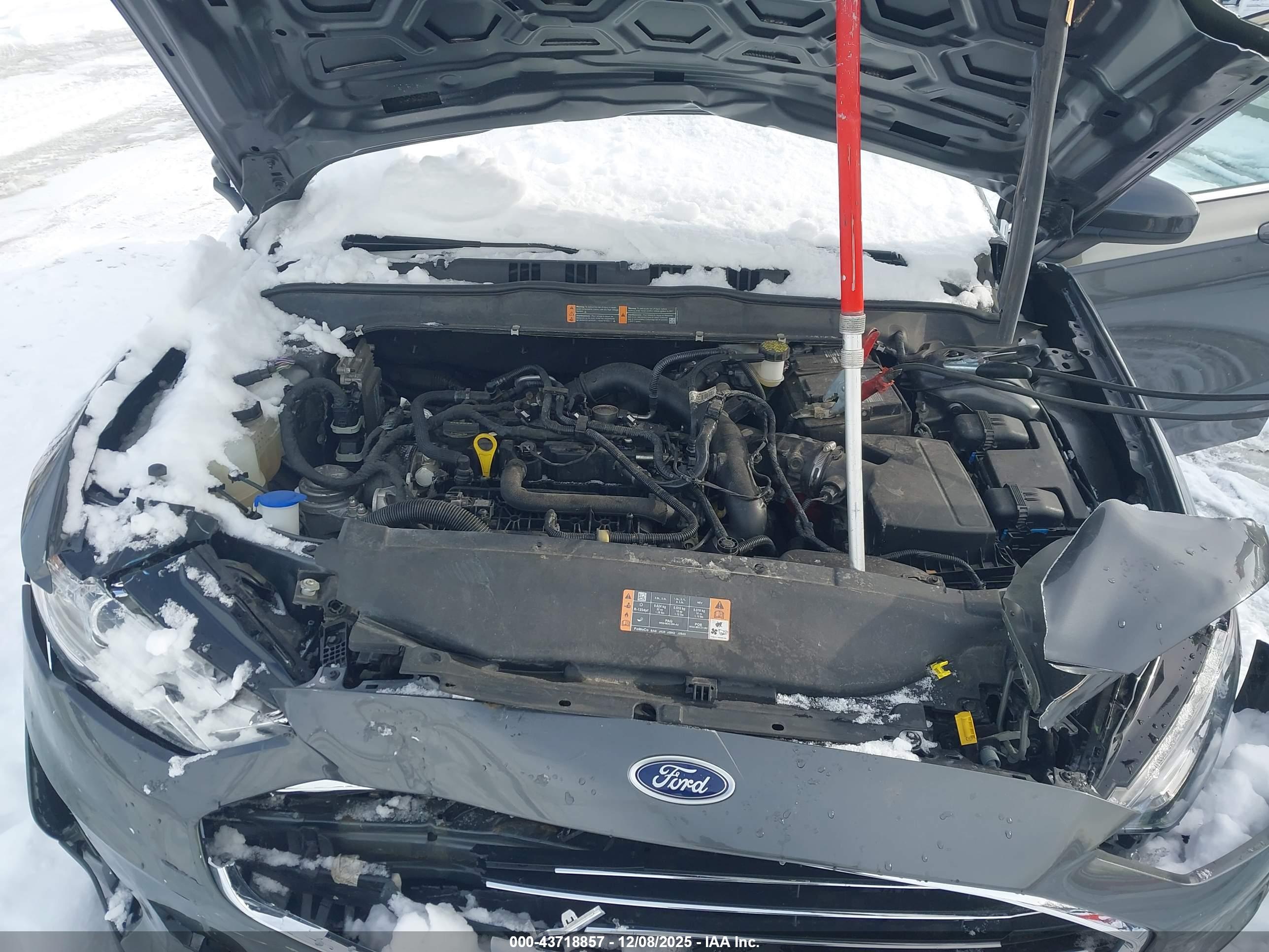 FORD FUSION image 10