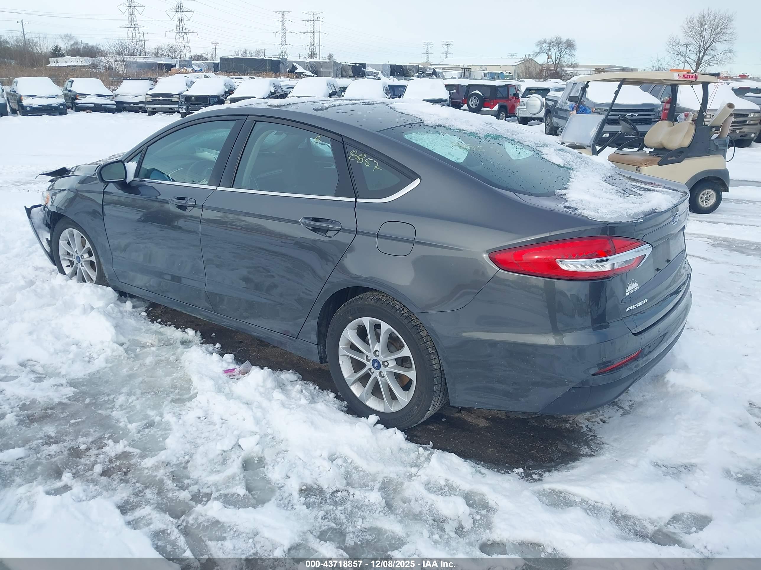FORD FUSION image 3