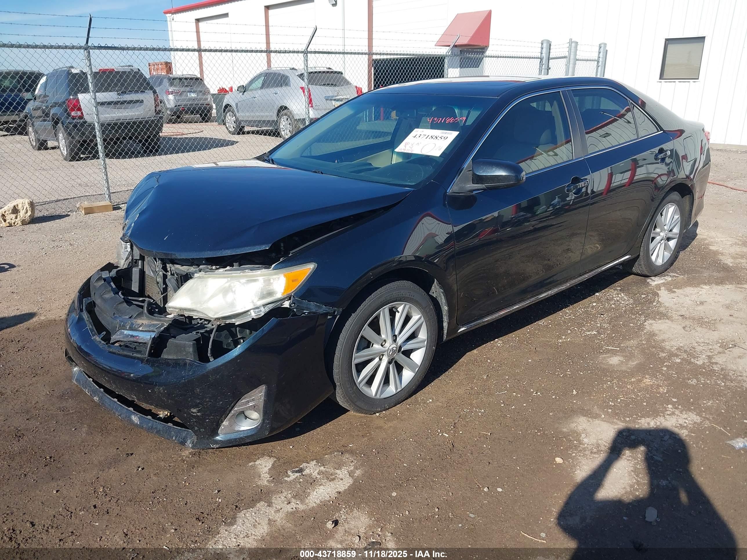TOYOTA CAMRY image 2