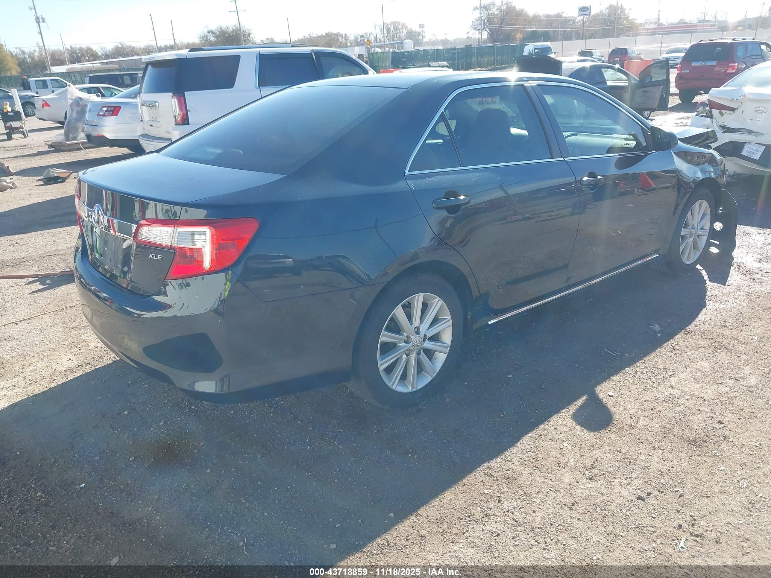TOYOTA CAMRY image 4
