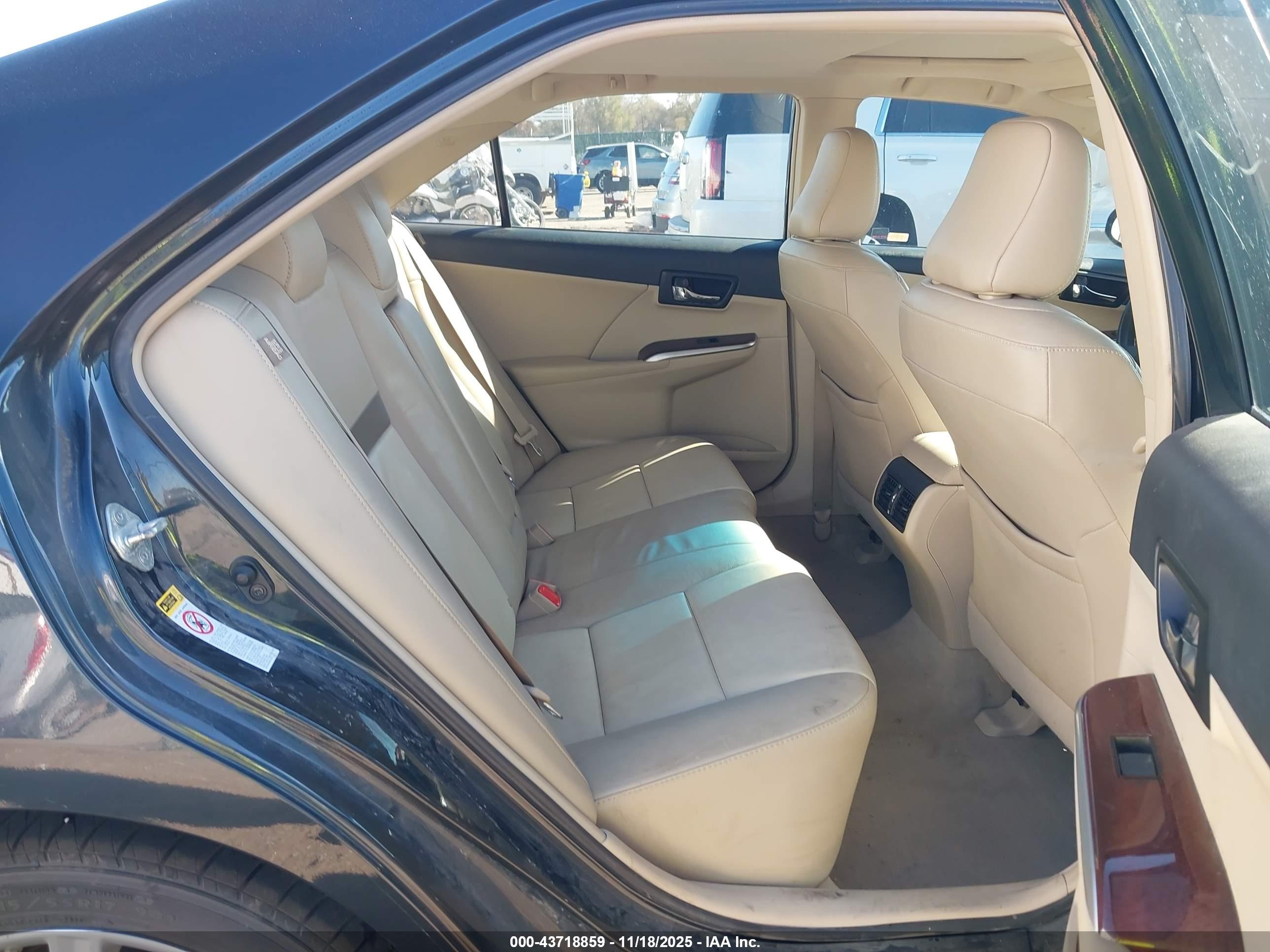TOYOTA CAMRY image 8