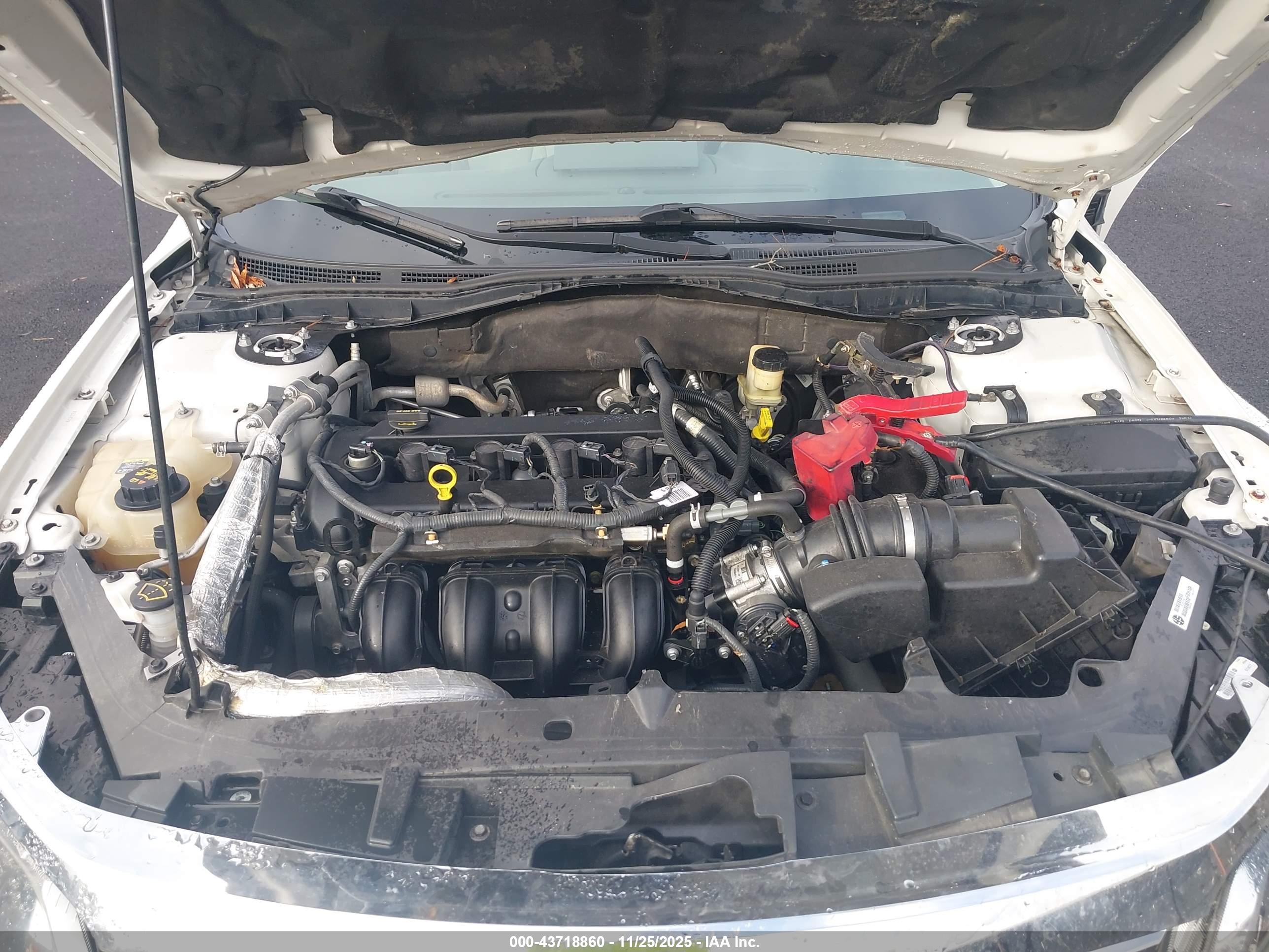 FORD FUSION image 10