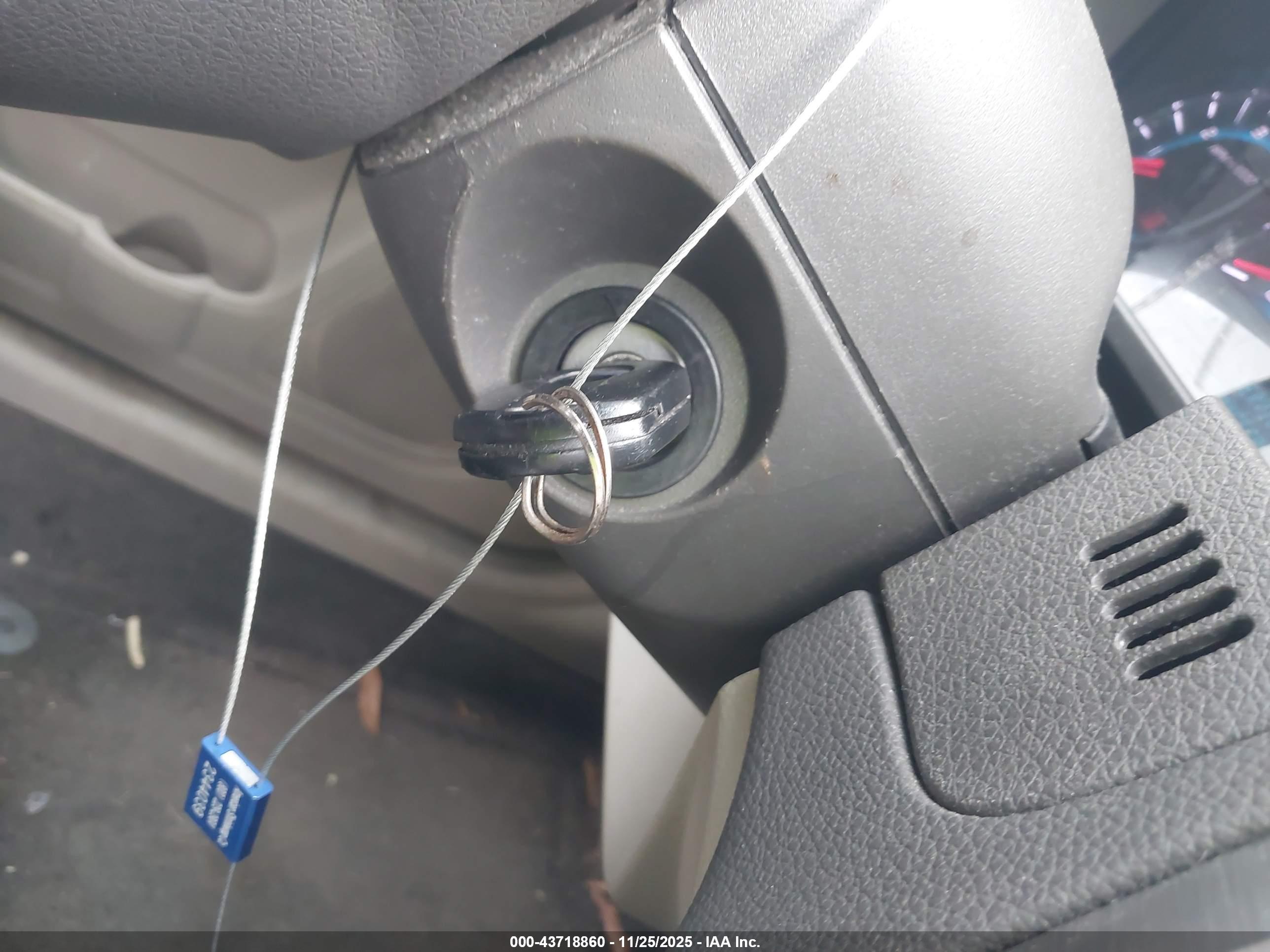 FORD FUSION image 11