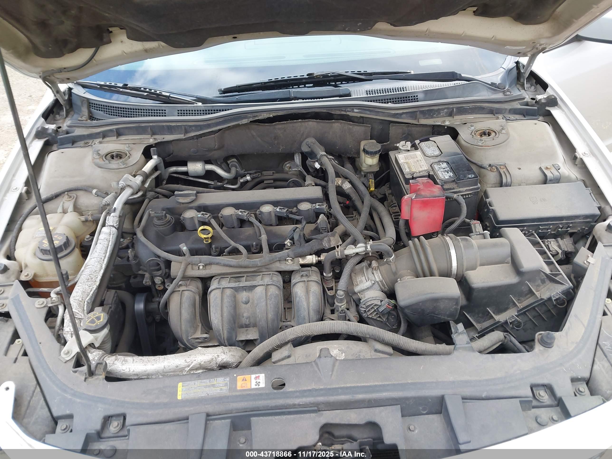 FORD FUSION image 10