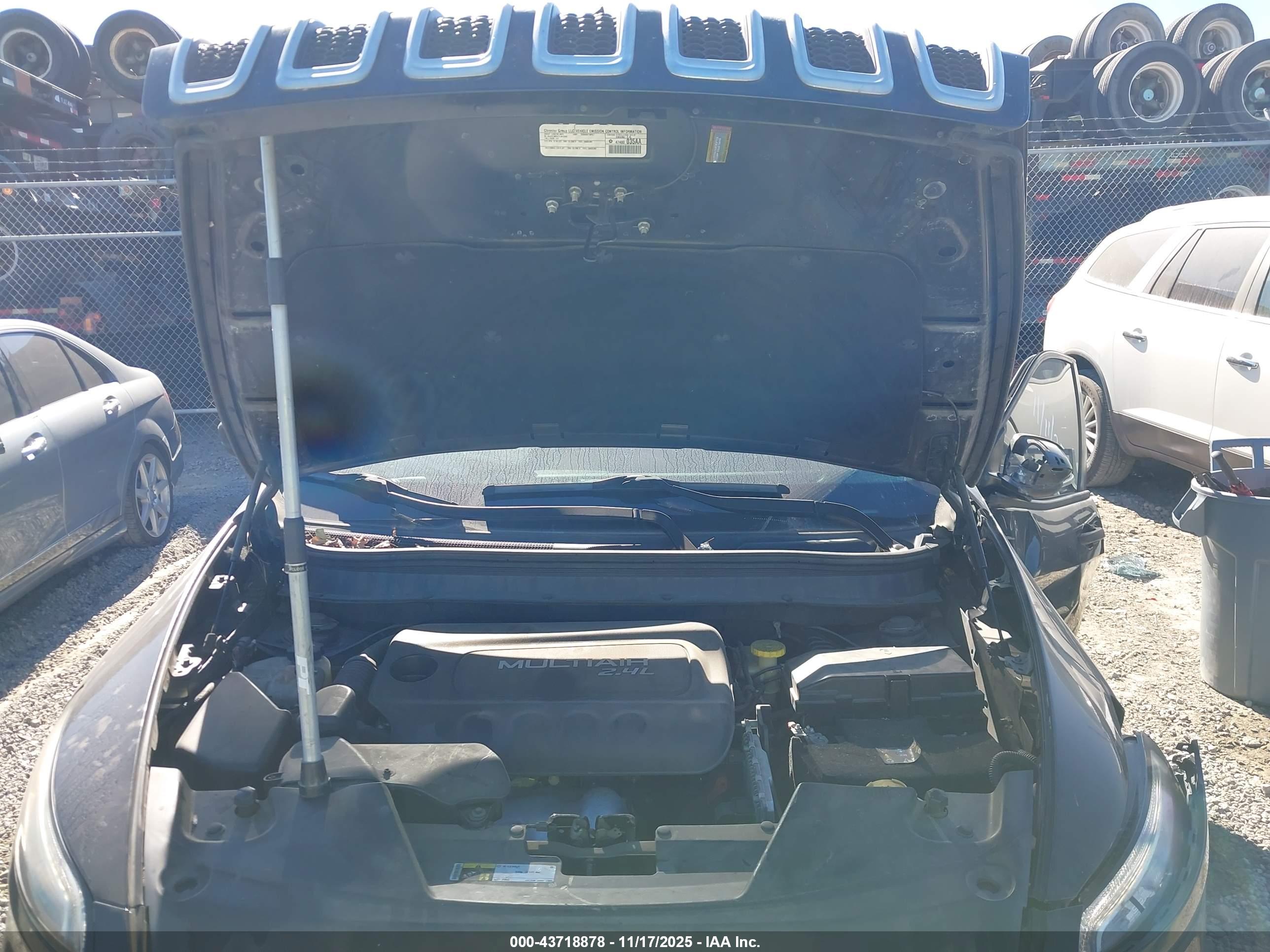 JEEP CHEROKEE image 10