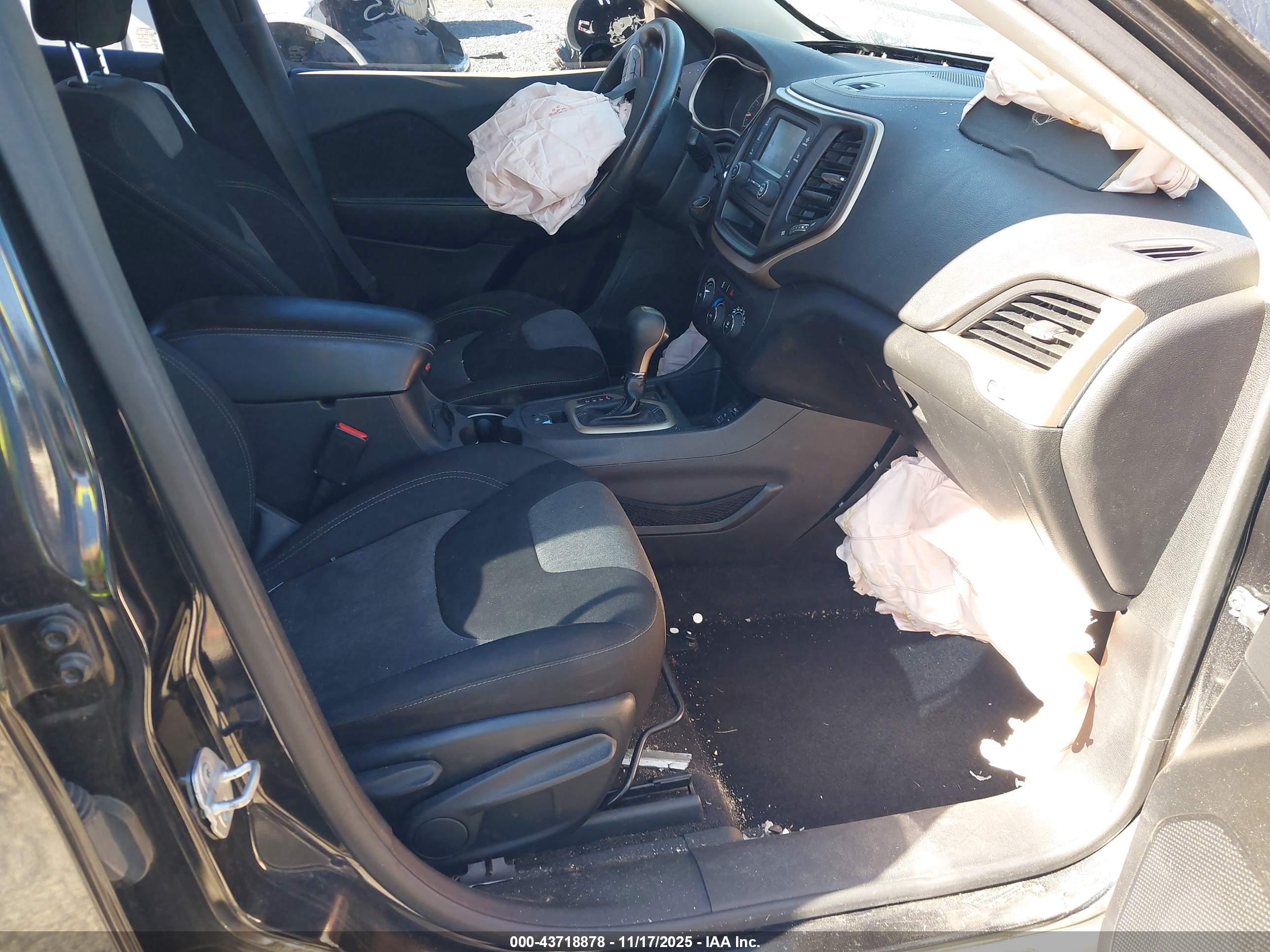 JEEP CHEROKEE image 5