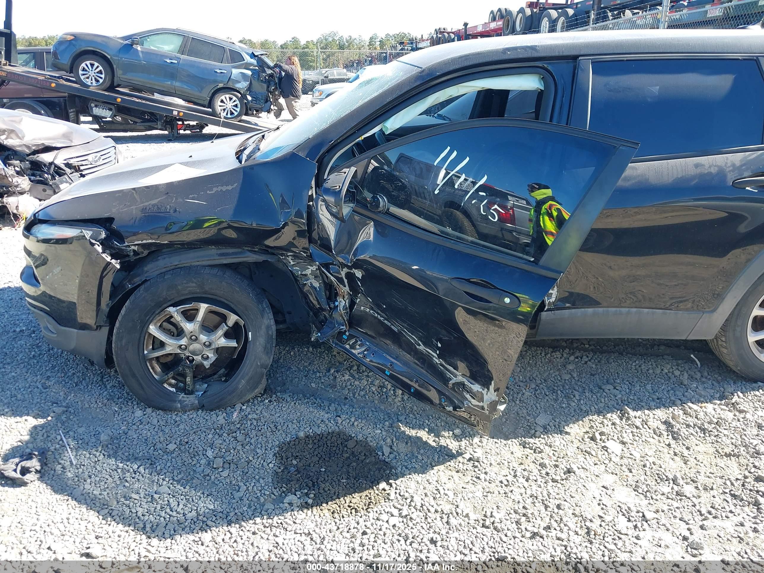 JEEP CHEROKEE image 6