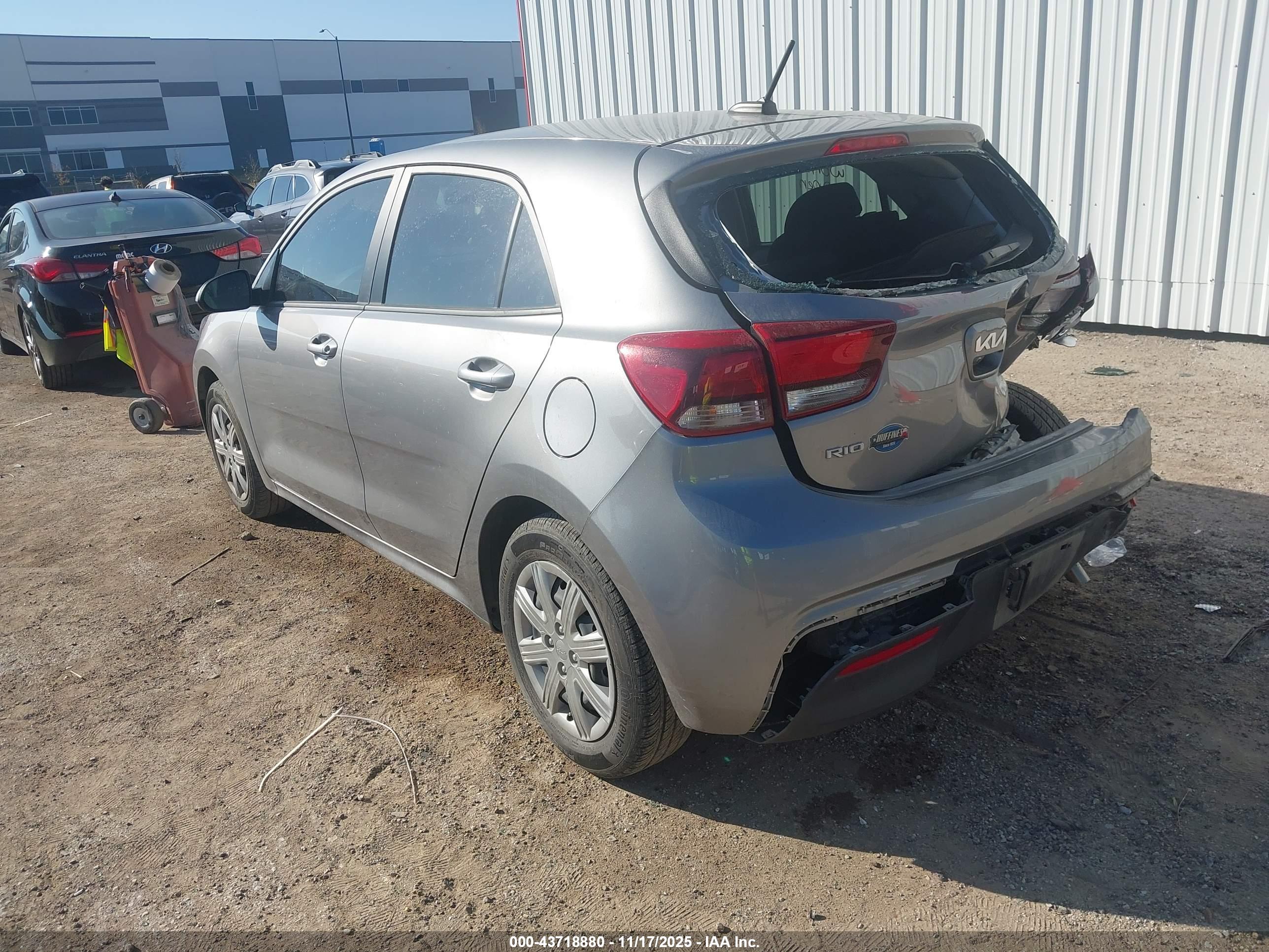 KIA RIO image 3