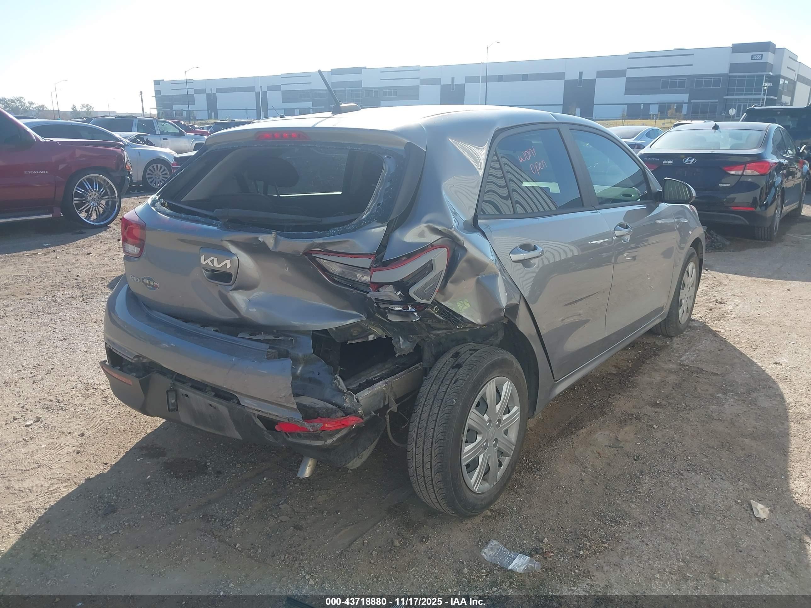 KIA RIO image 4