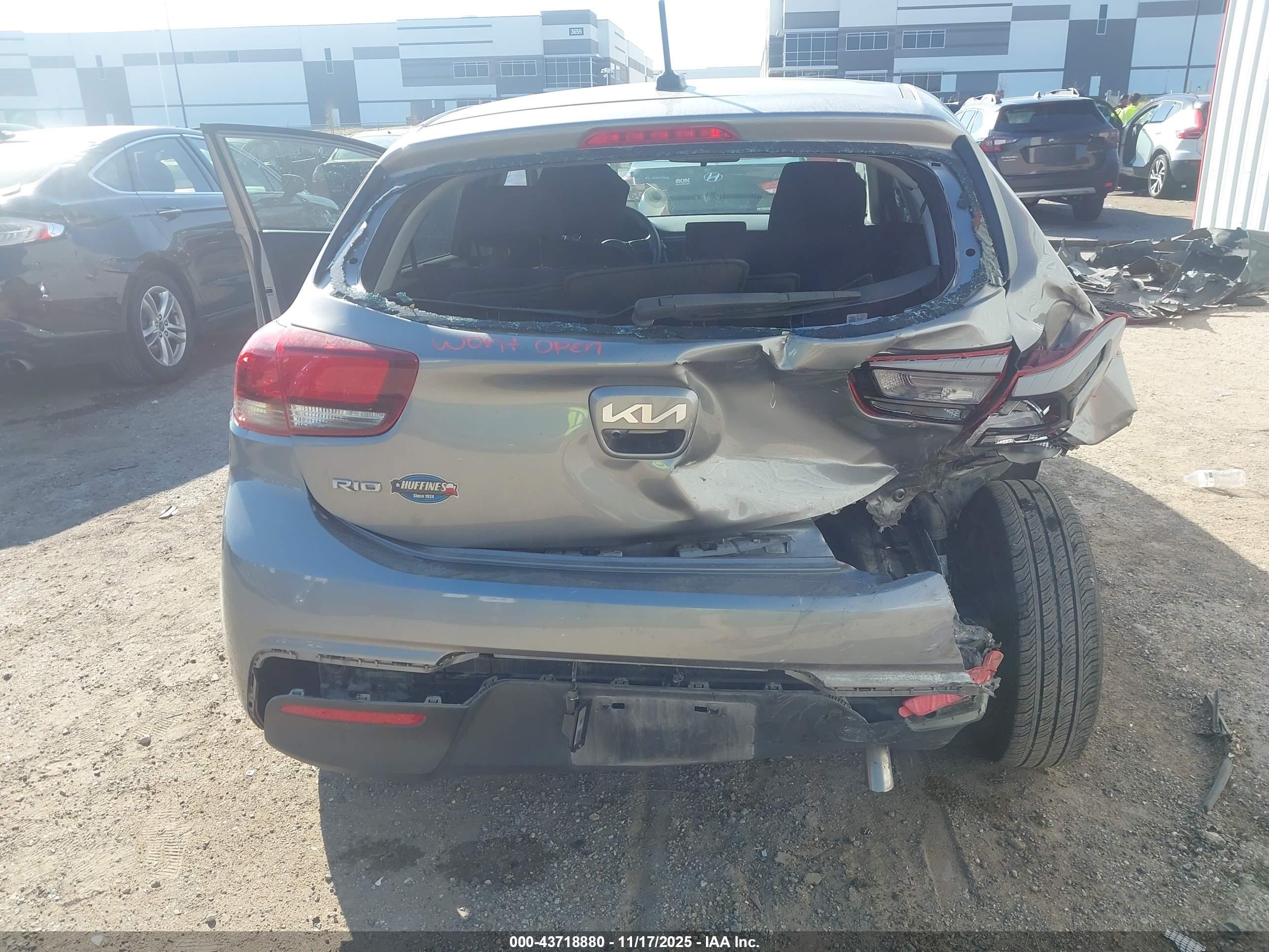 KIA RIO image 6