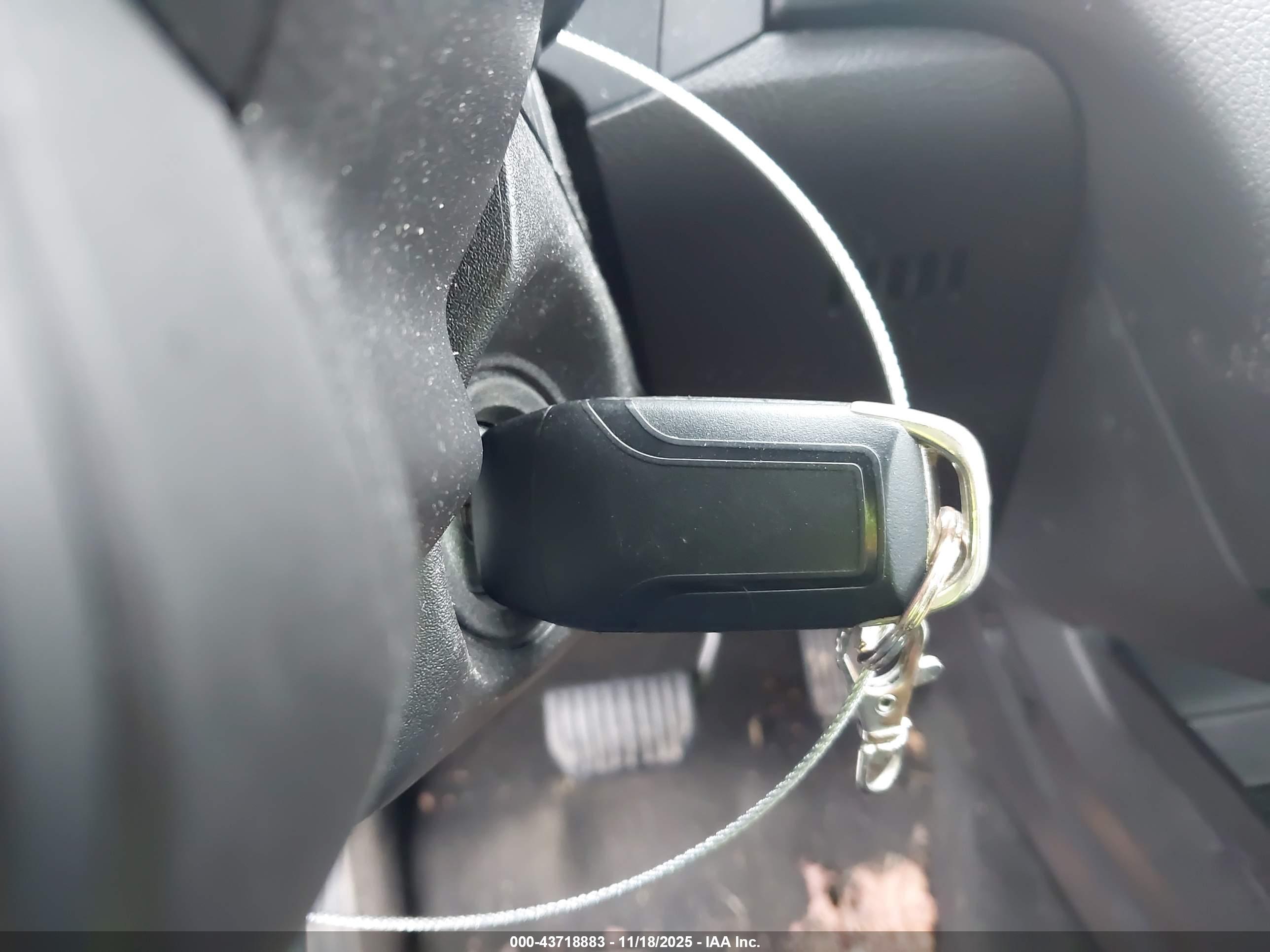 FORD FUSION image 11