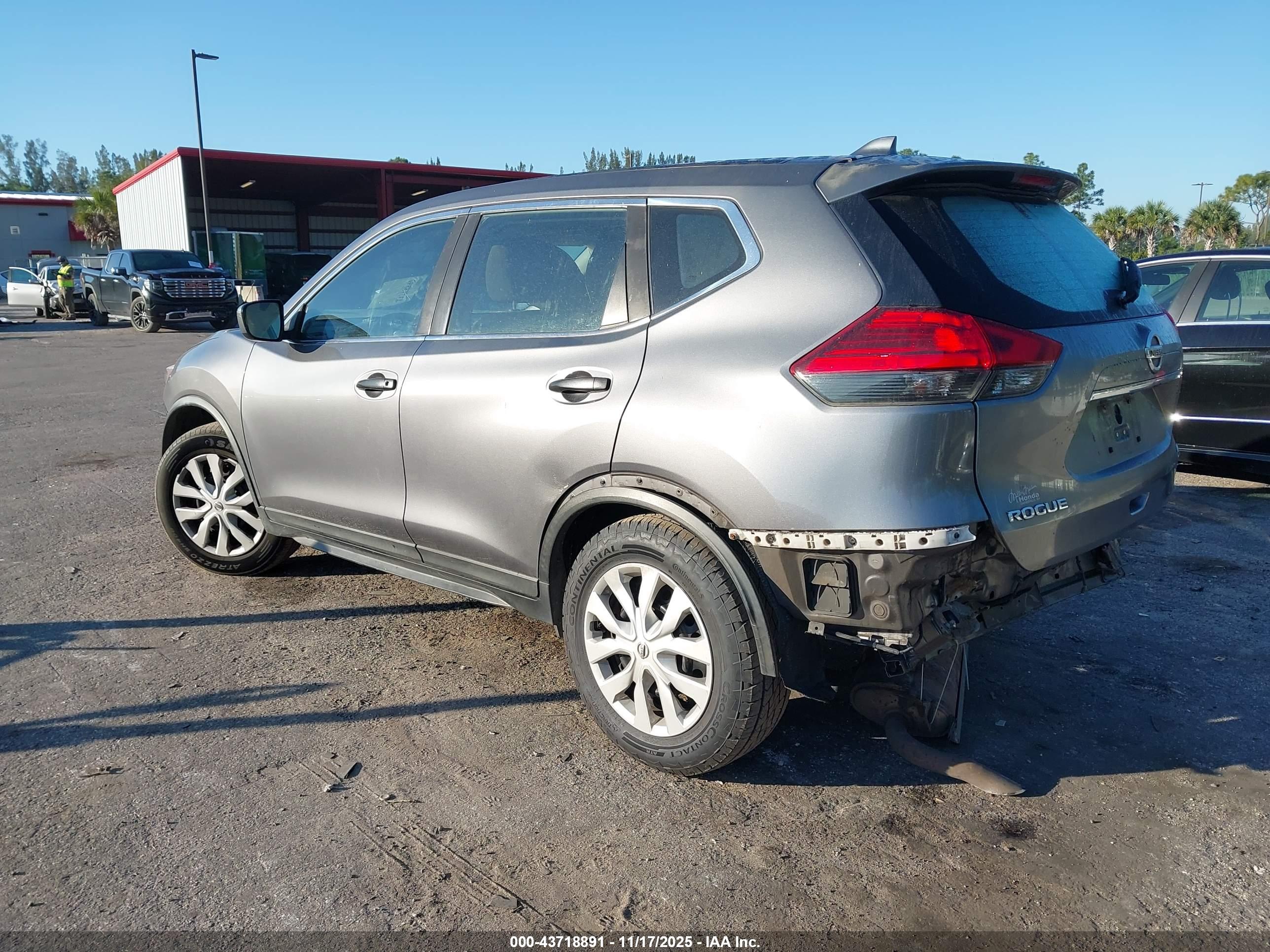 NISSAN ROGUE image 3